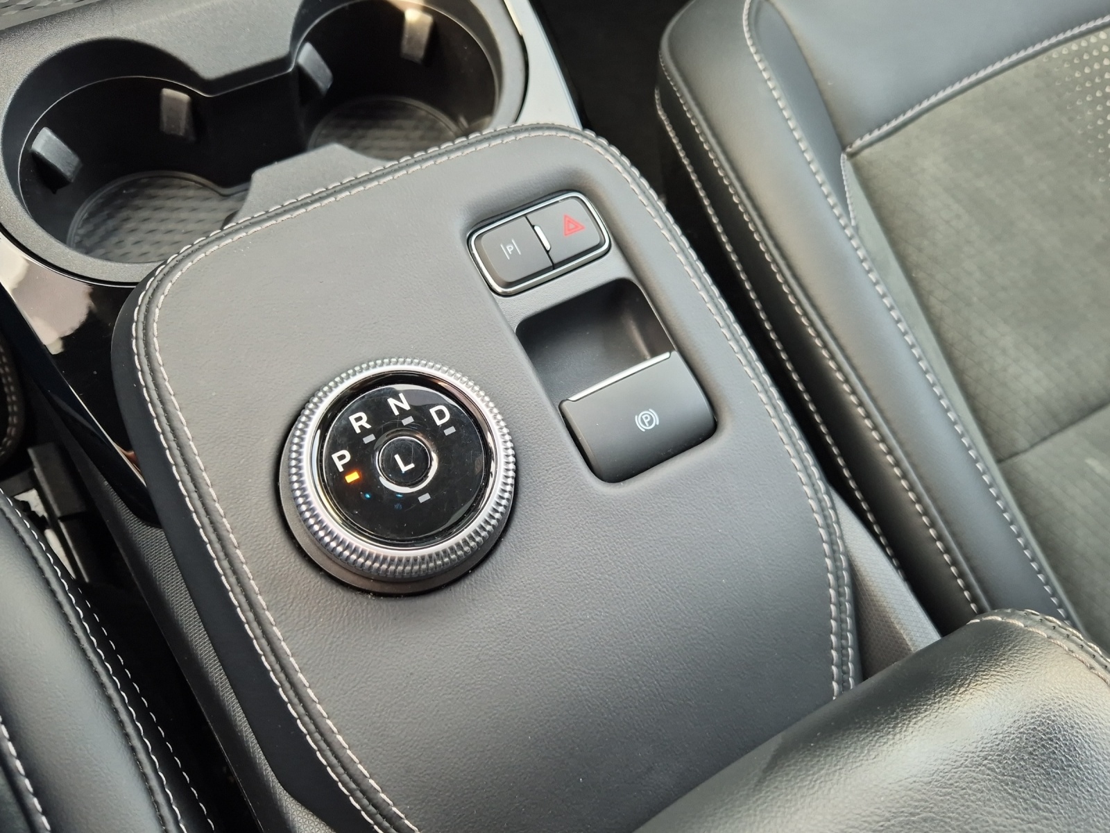 FORD Mustang Mach-E Extended GT AWD-image-16