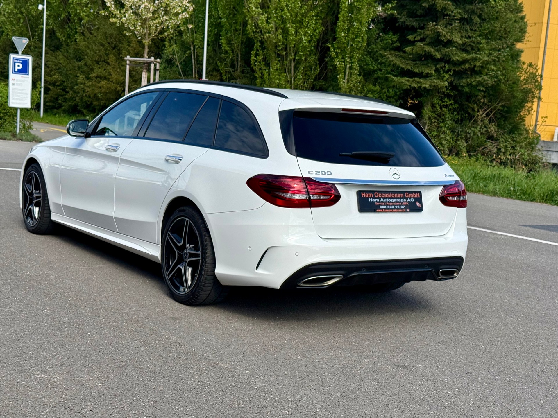 MERCEDES-BENZ C 200 AMG Line 4Matic 9G-Tronic-image-2