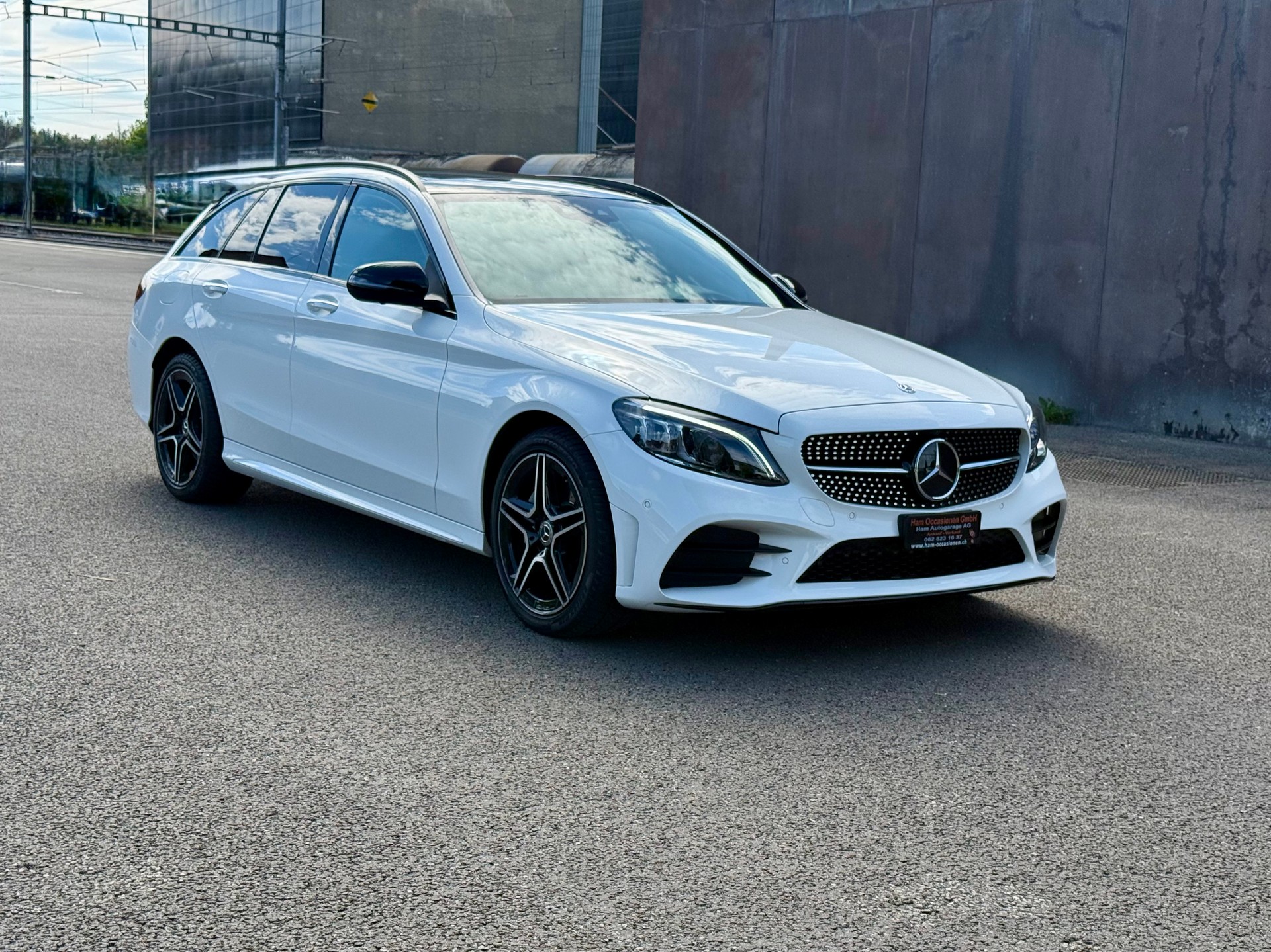 MERCEDES-BENZ C 200 AMG Line 4Matic 9G-Tronic-image-4