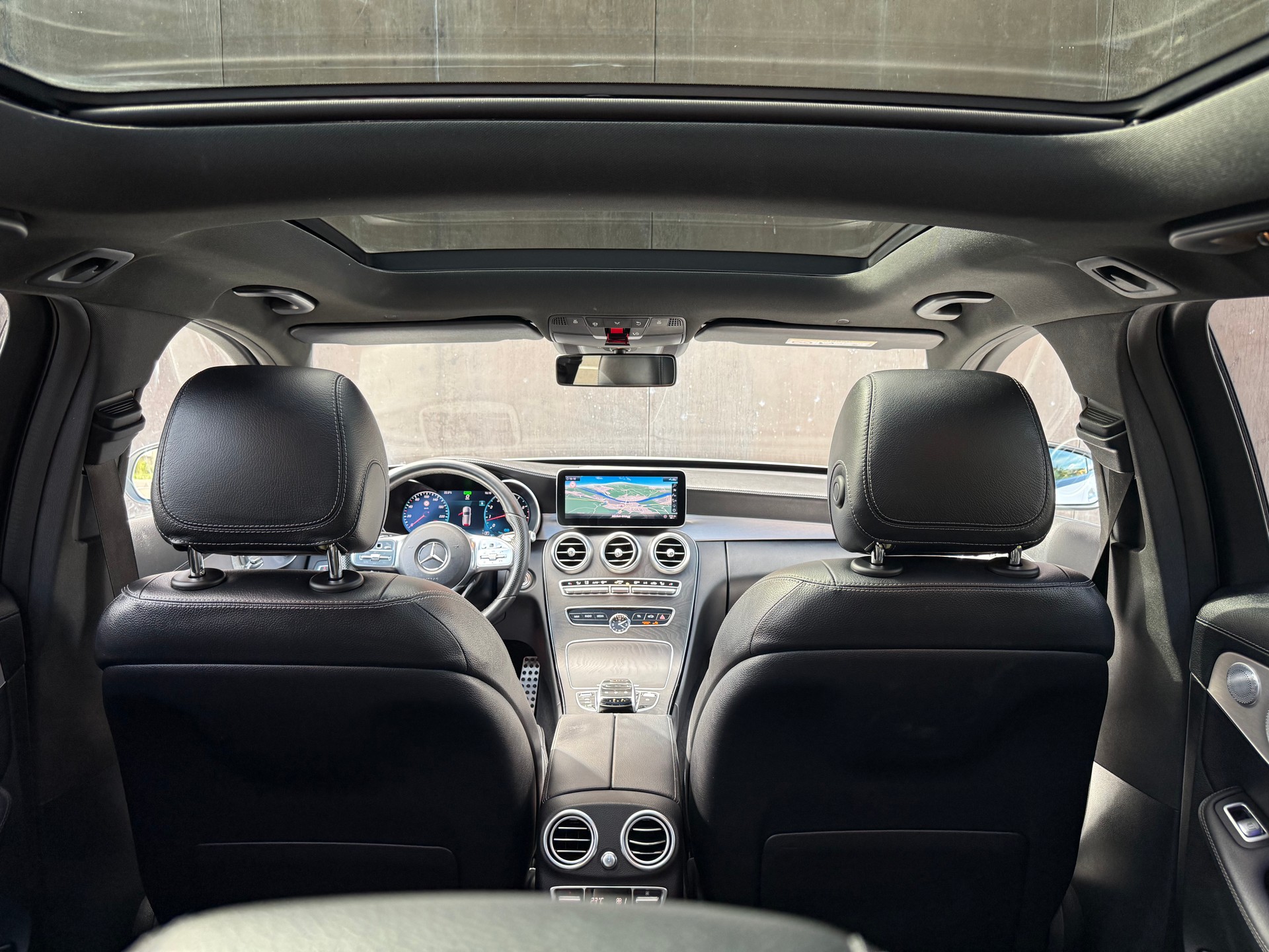 MERCEDES-BENZ C 200 AMG Line 4Matic 9G-Tronic-image-5
