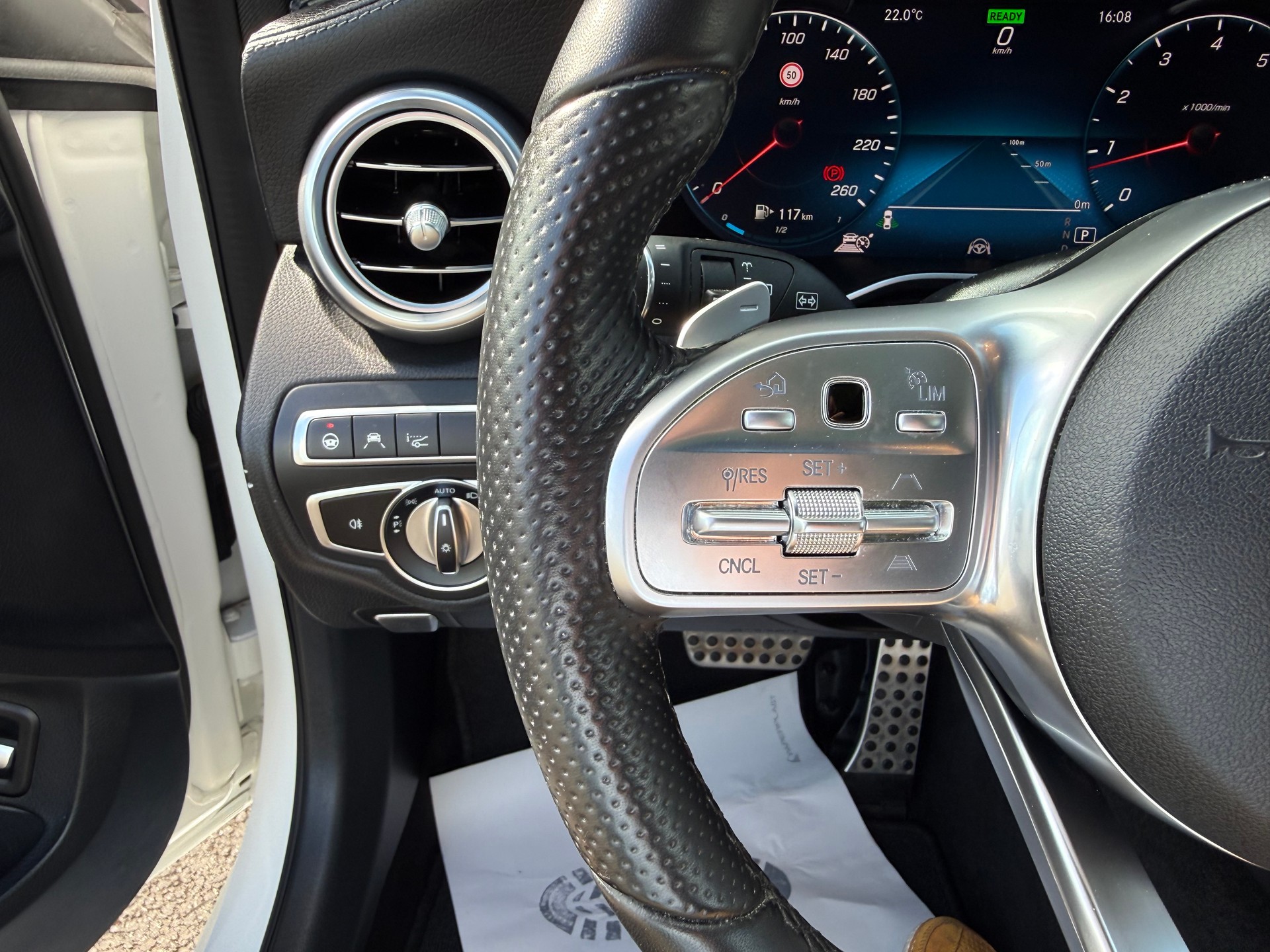 MERCEDES-BENZ C 200 AMG Line 4Matic 9G-Tronic-image-12