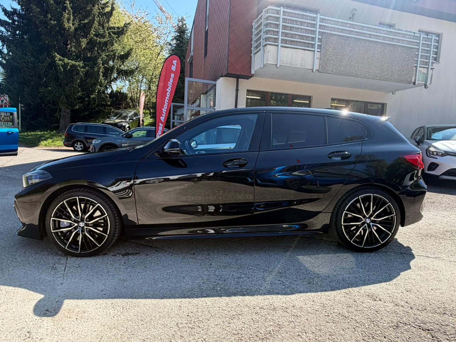 BMW M135i xDrive Steptronic-image-2