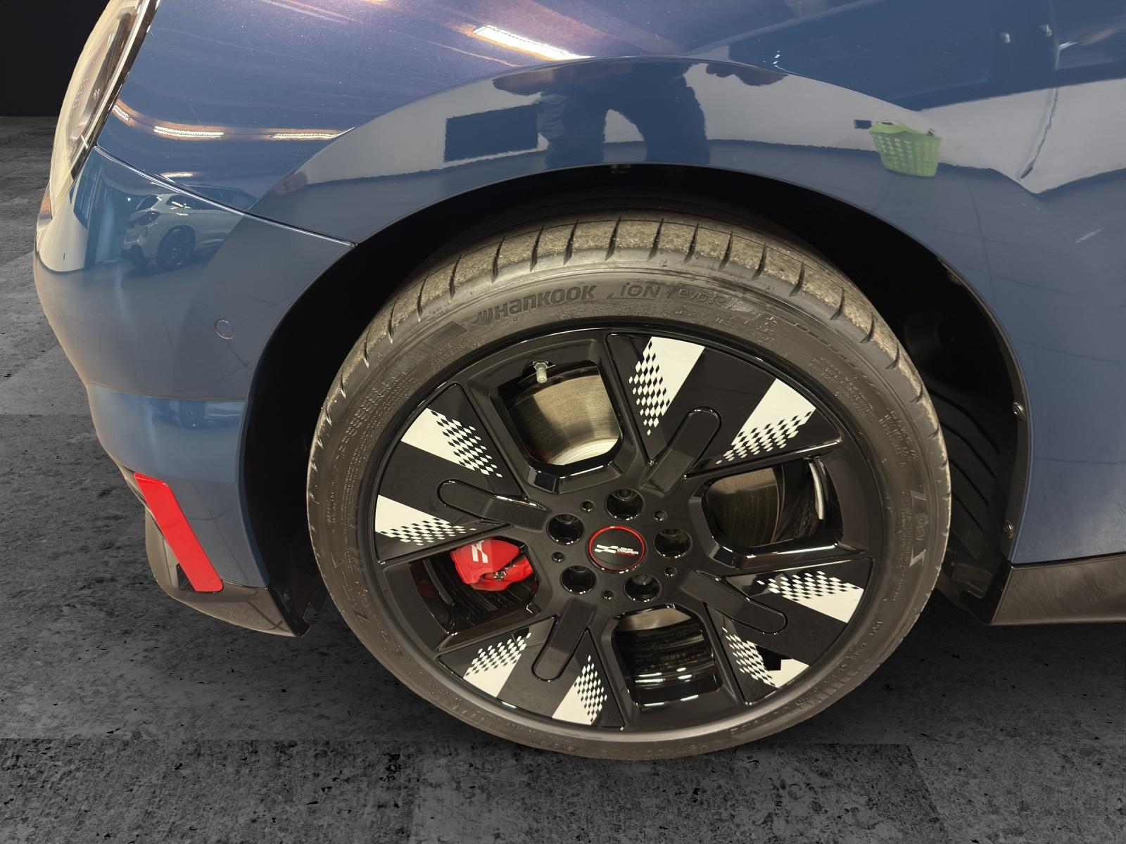 MINI J01 John Cooper Works-image-8