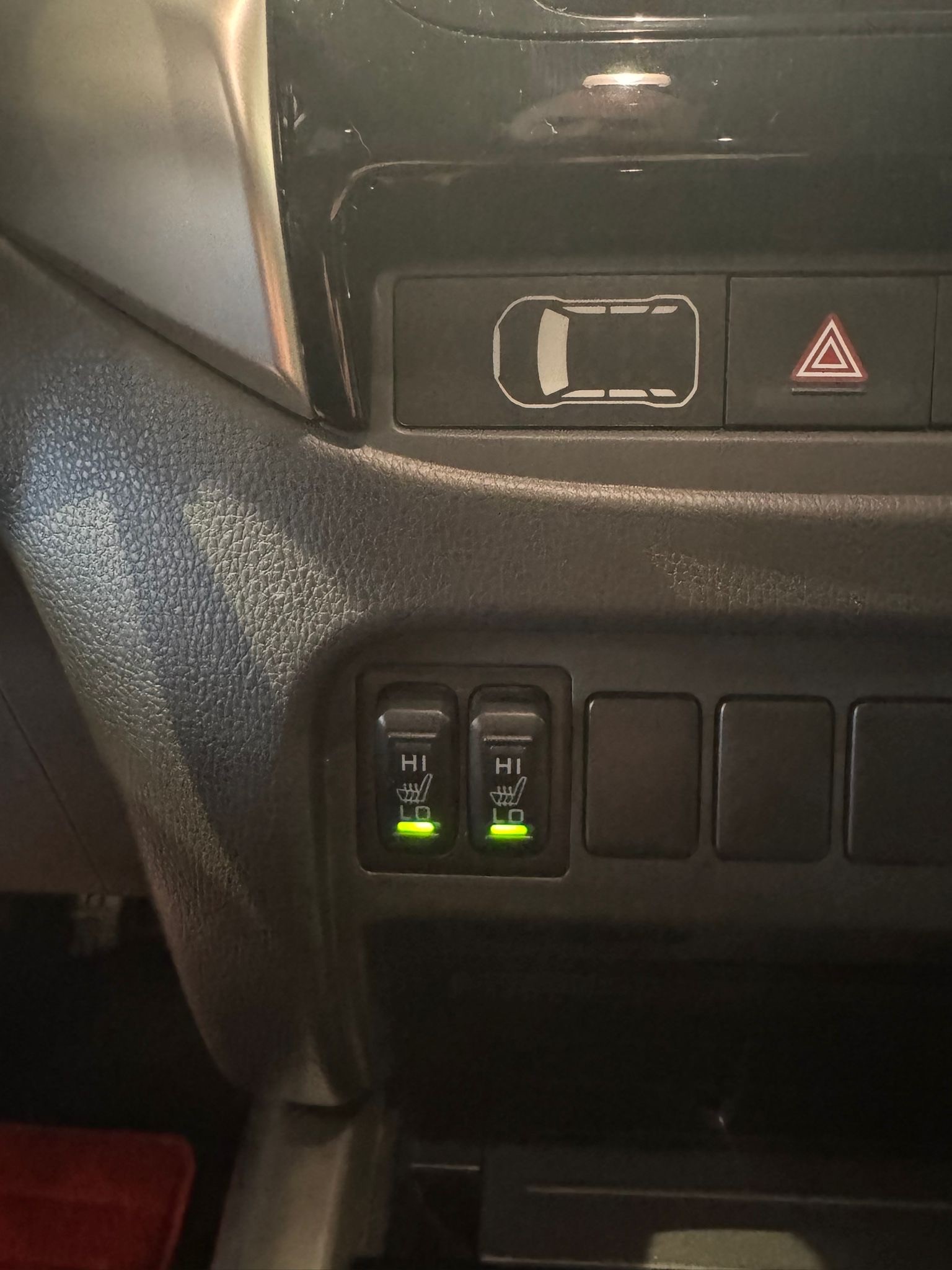 MITSUBISHI L 200 4x4 D-Cab Pick-up 2.4 DID 181 4x4 Black Line-image-7