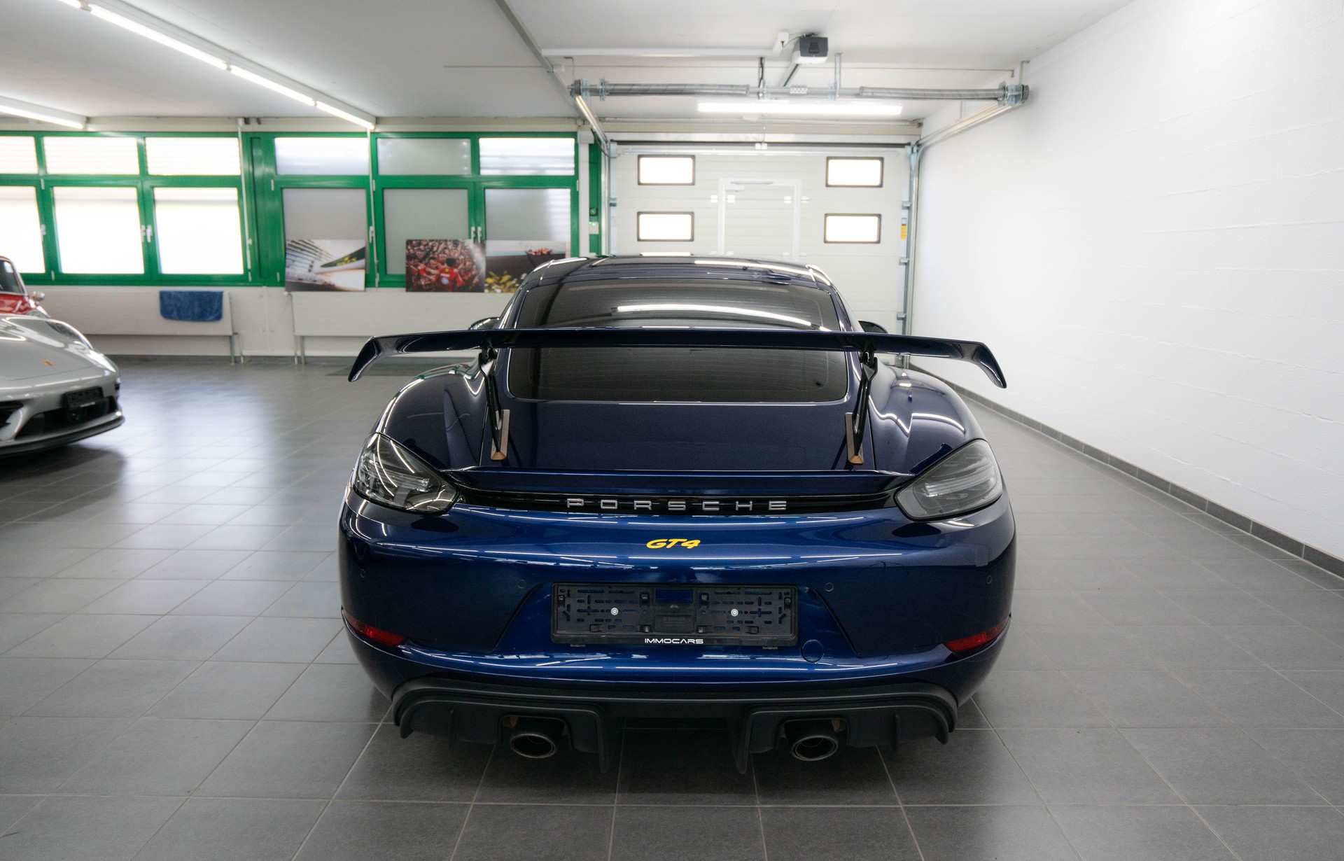 PORSCHE 718 Cayman GT4-image-6