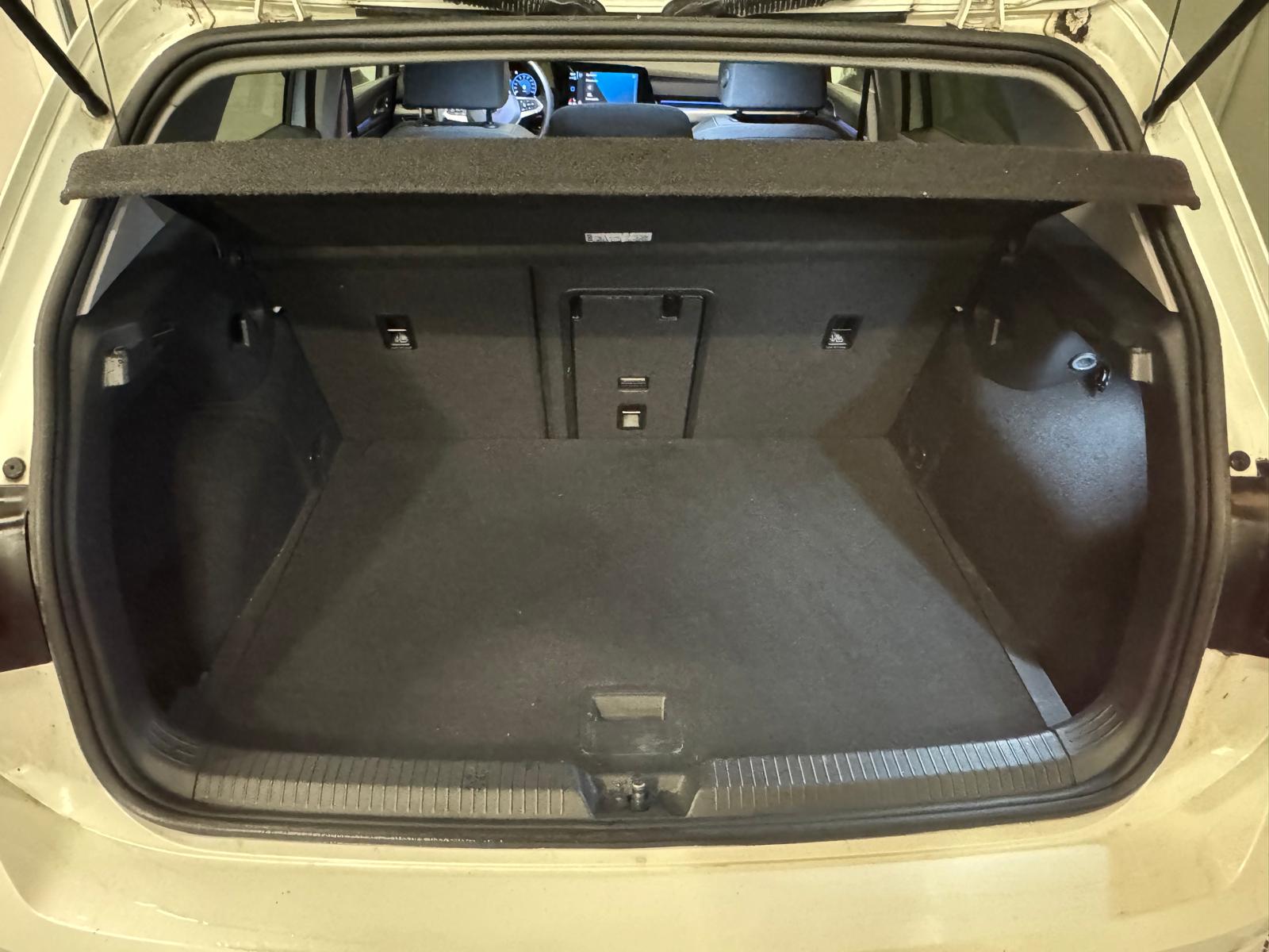 VW Golf 1.5 eTSI mHEV ACT Style DSG-image-12