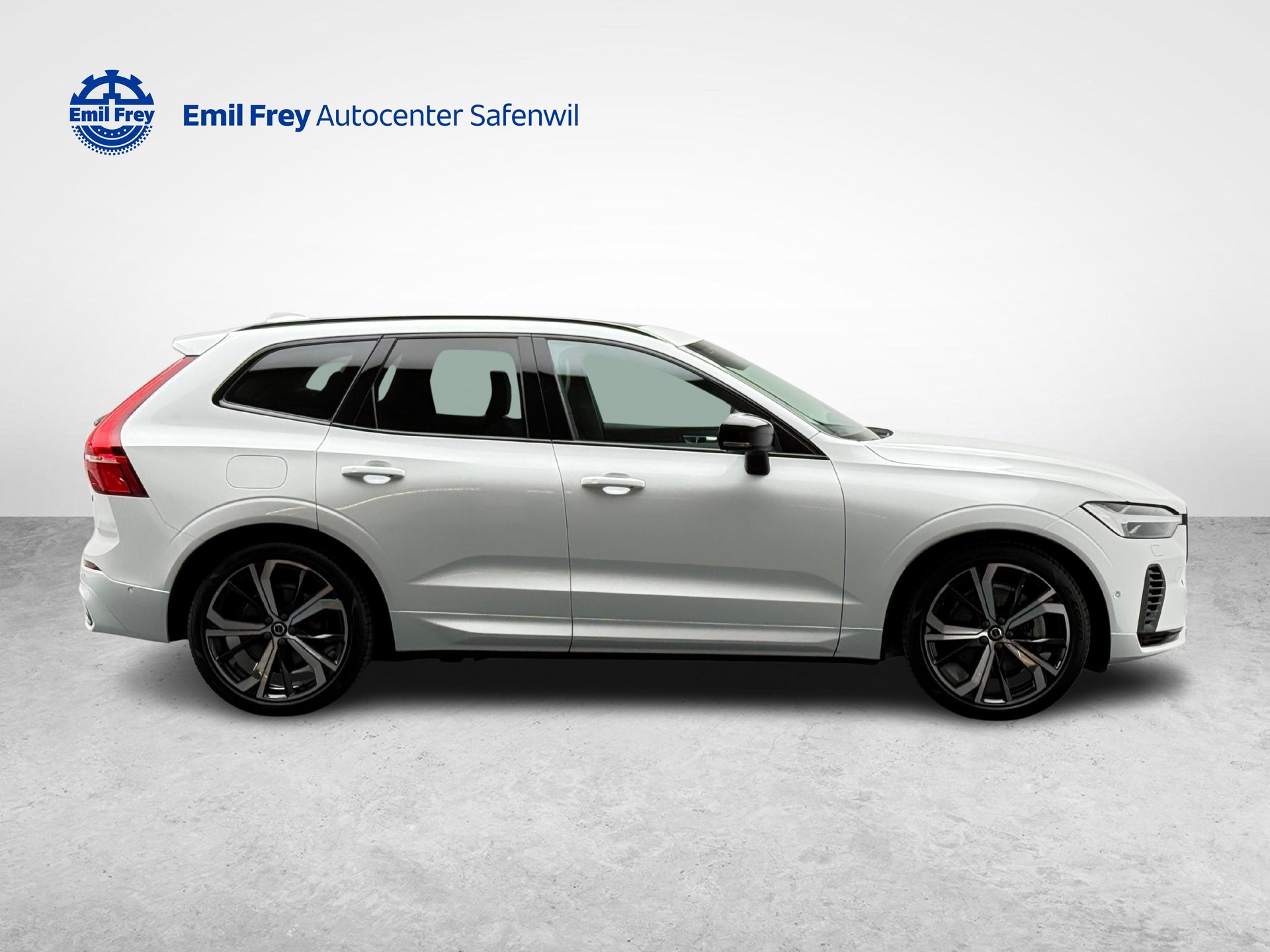 VOLVO XC60 2.0 T8 TE XCLUSIVE Ultra Dark eAWD-image-5