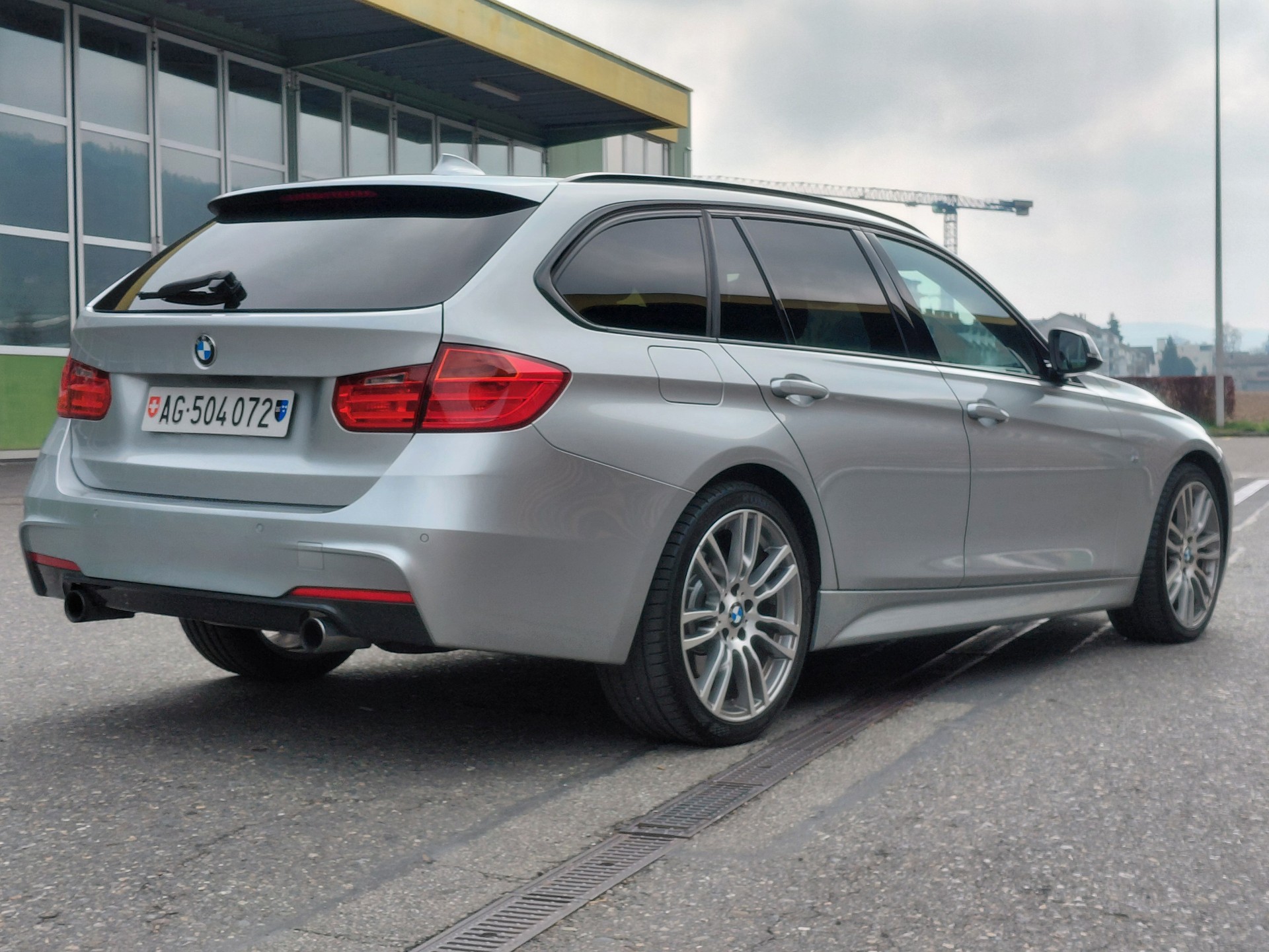 BMW 335i xDrive Touring Sport Line Steptronic-image-3