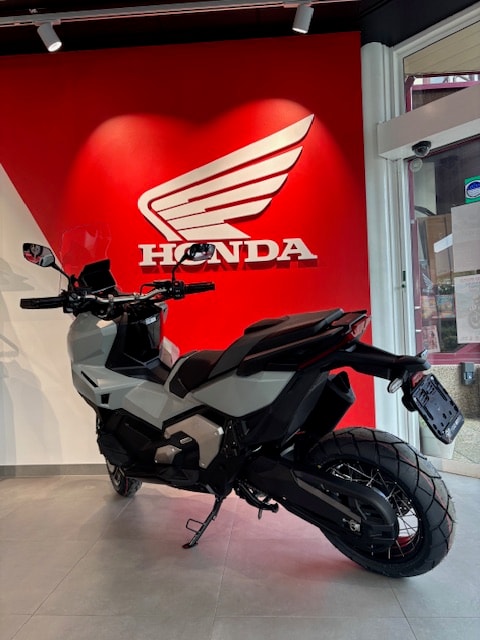 HONDA X-ADV 750-image-4