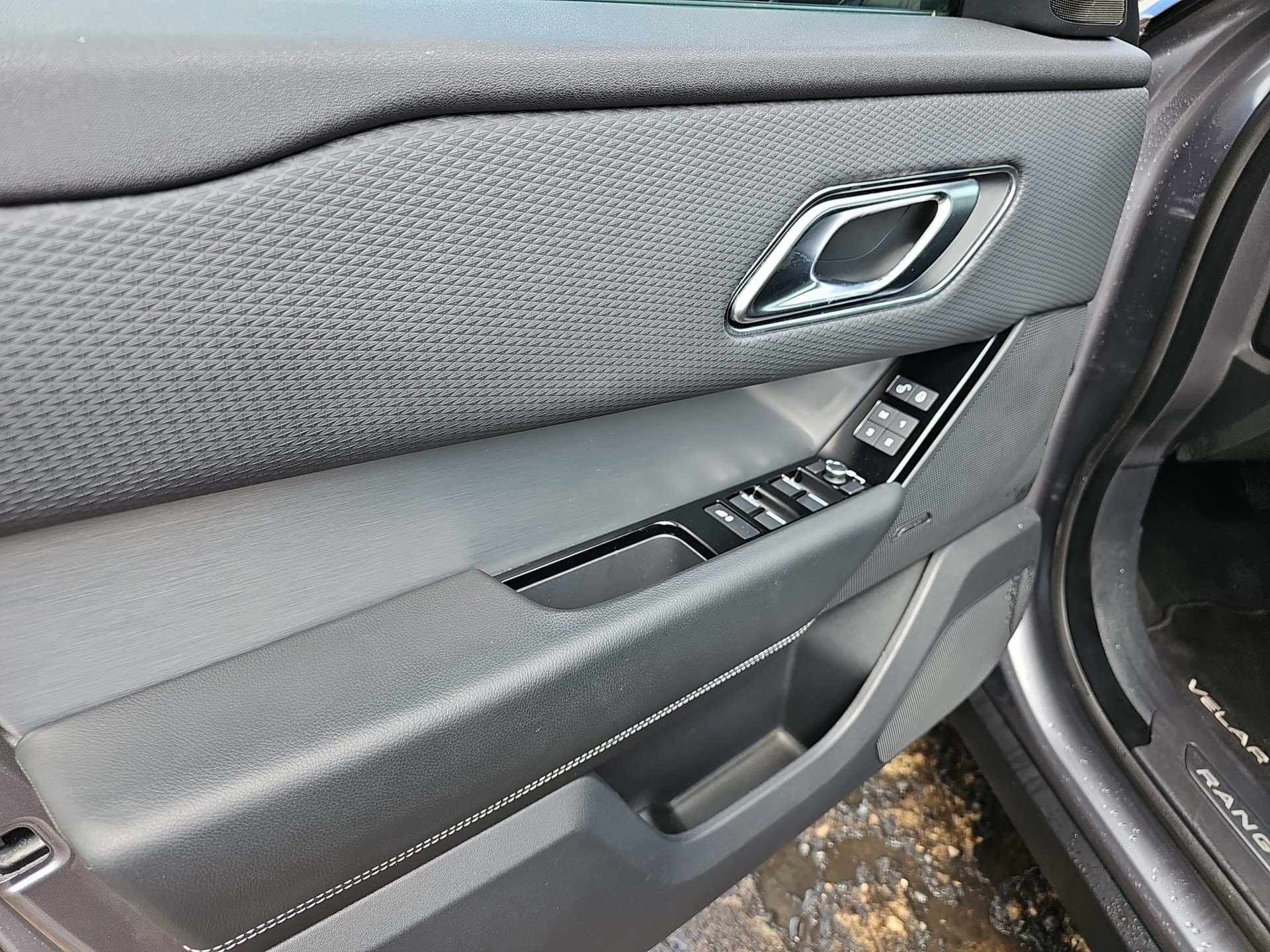 LAND ROVER Range Rover Velar 2.0 T S-image-13