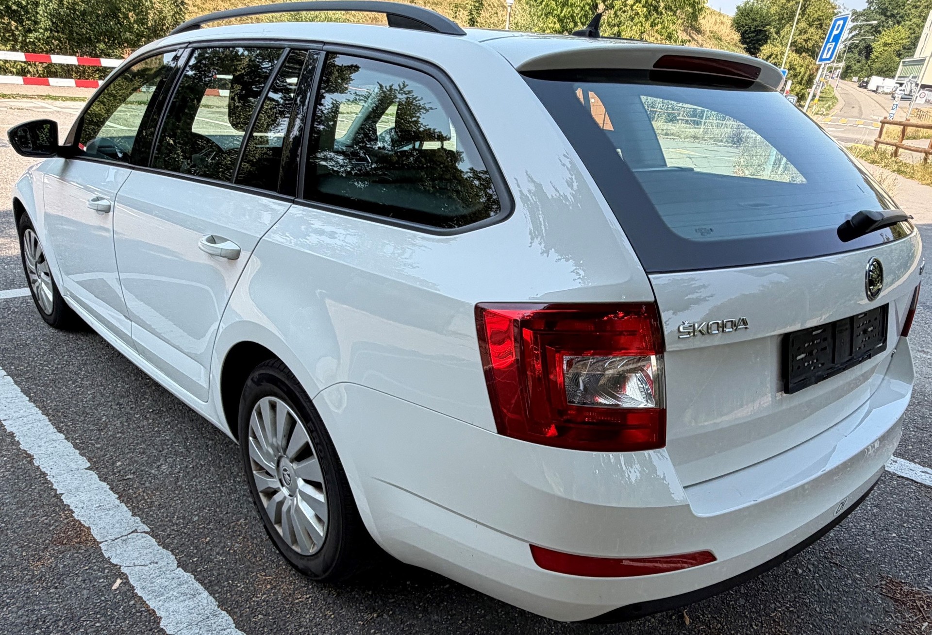 SKODA 2.0 TDI 184 Ambition 4x4 DSG-image-1