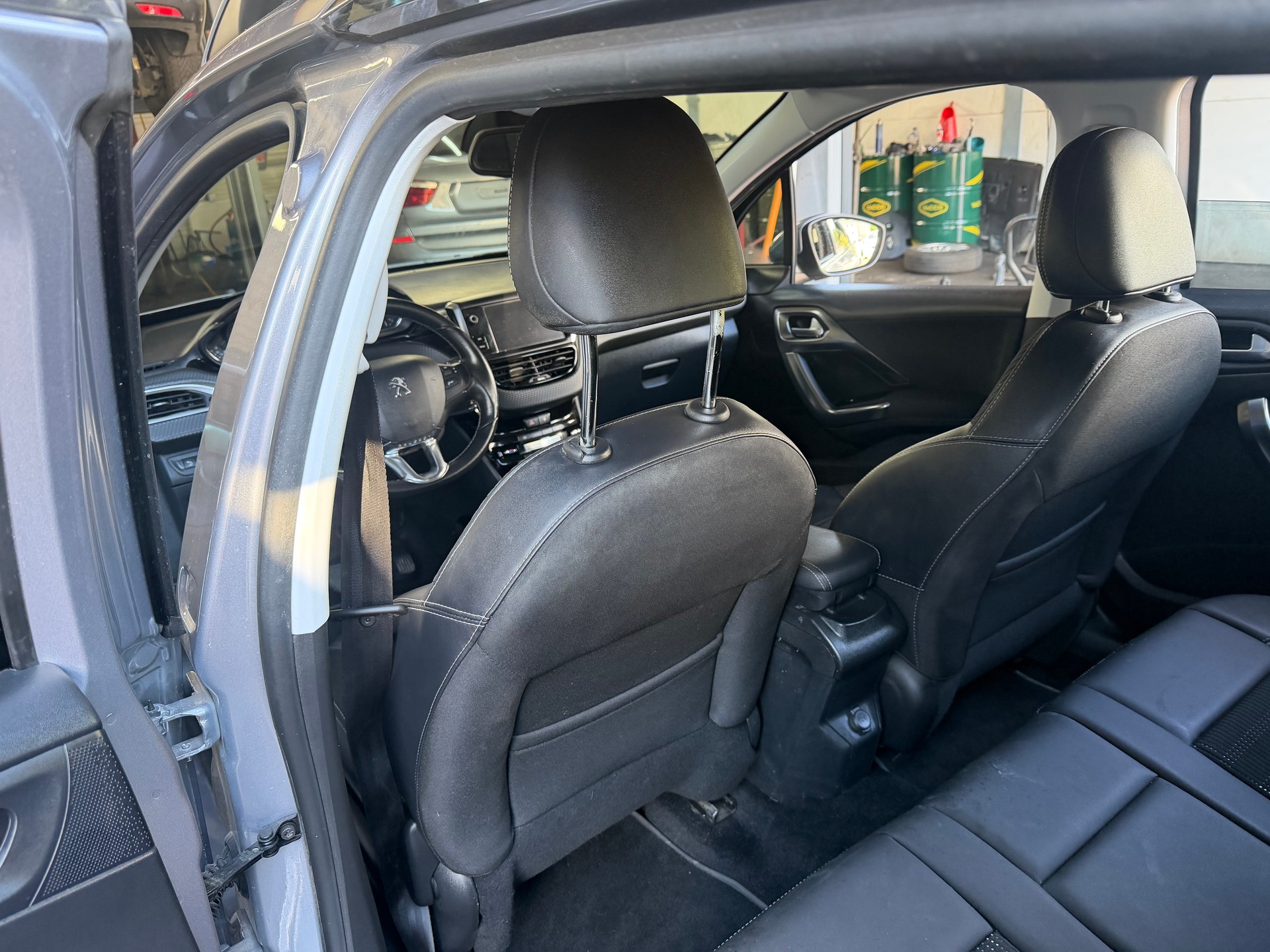 PEUGEOT 2008 1.2 PureTech GT Line EAT6-image-10