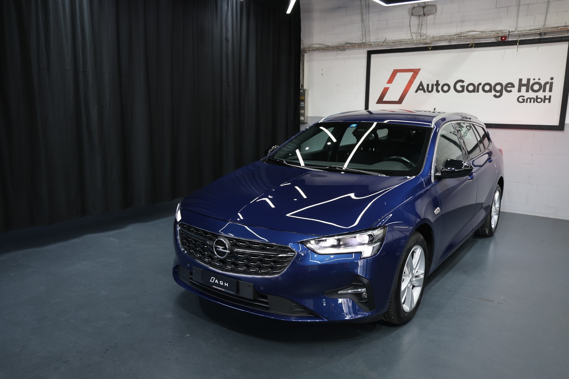 OPEL Insignia 1.5 CDTI Sports Tourer Elegance Automatic-image-1