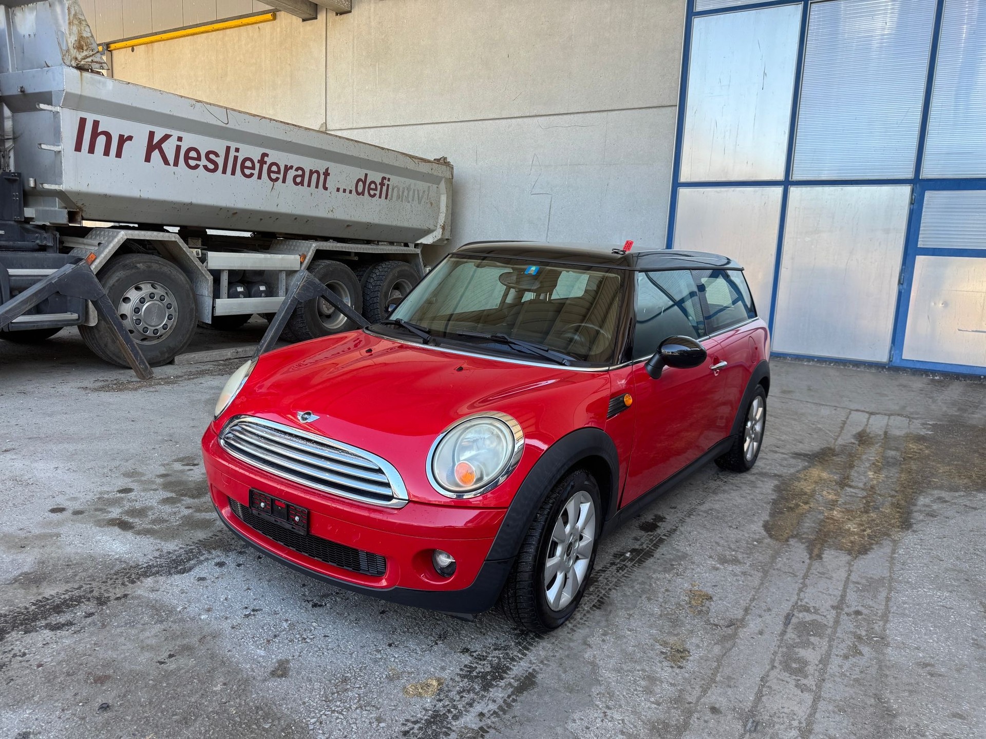 MINI Clubman Cooper-image-1