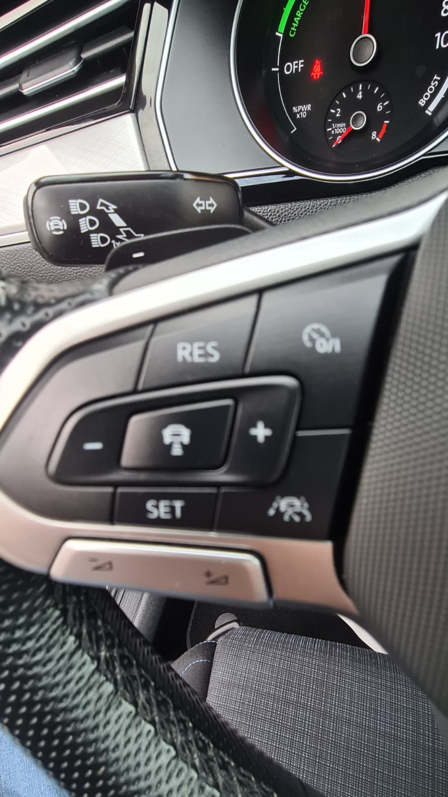 VW Passat Variant 1.4 TSI GTE Hybrid DSG ** 217 PS ** Gr-Navi ** PDC V+H ** LED Scheinwerfer ** Modell 2022 **-image-8