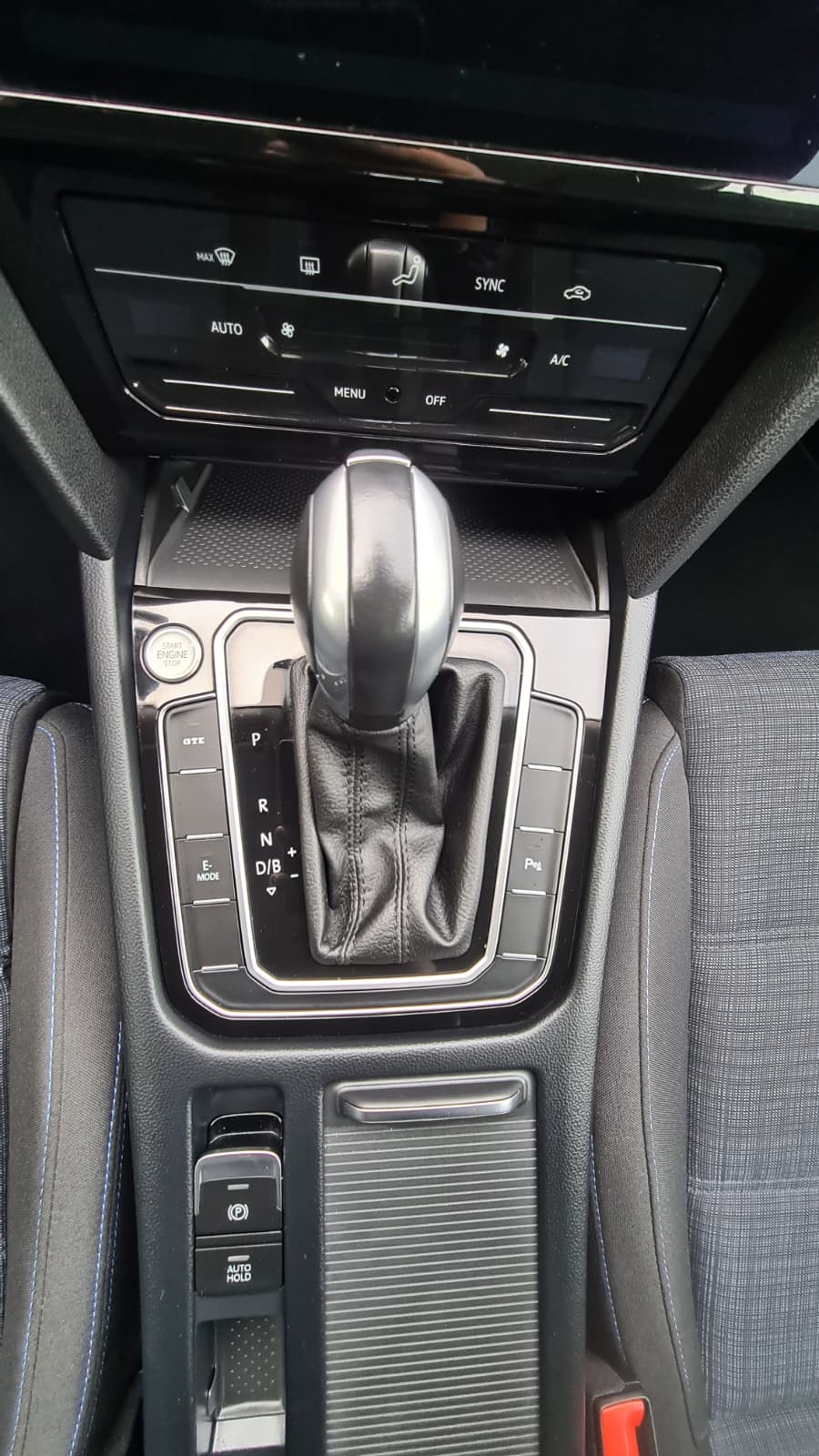 VW Passat Variant 1.4 TSI GTE Hybrid DSG ** 217 PS ** Gr-Navi ** PDC V+H ** LED Scheinwerfer ** Modell 2022 **-image-11