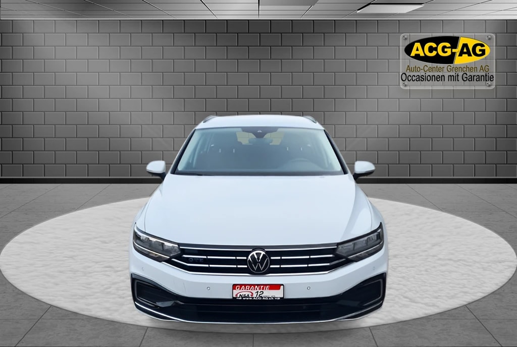 VW Passat Variant 1.4 TSI GTE Hybrid DSG ** 217 PS ** Gr-Navi ** PDC V+H ** LED Scheinwerfer ** Modell 2022 **-image-1