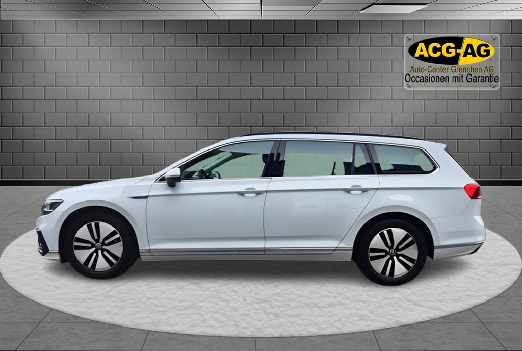 VW Passat Variant 1.4 TSI GTE Hybrid DSG ** 217 PS ** Gr-Navi ** PDC V+H ** LED Scheinwerfer ** Modell 2022 **-image-3