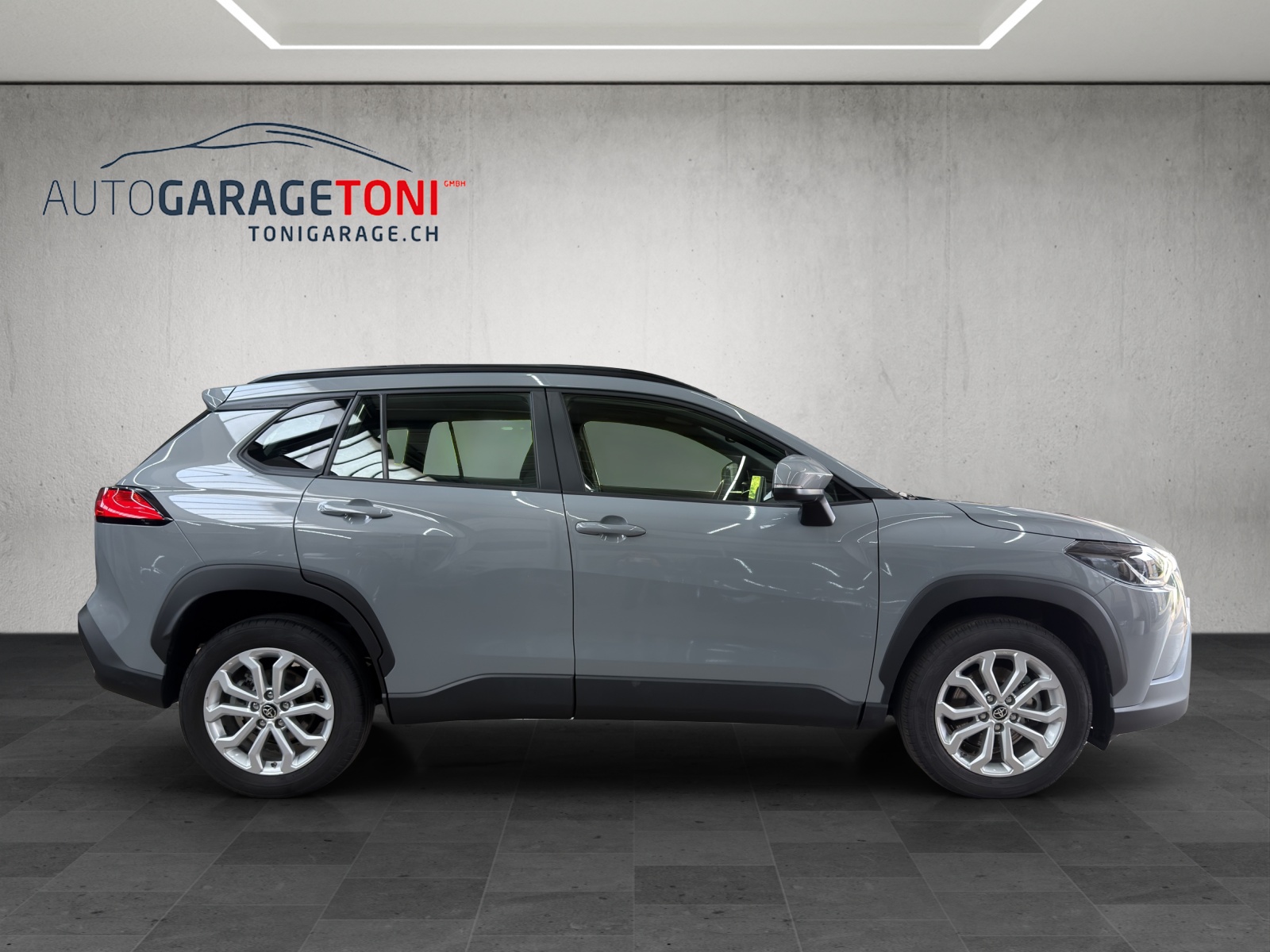 TOYOTA Corolla Cross 1.8 Trend e-CVT-image-4