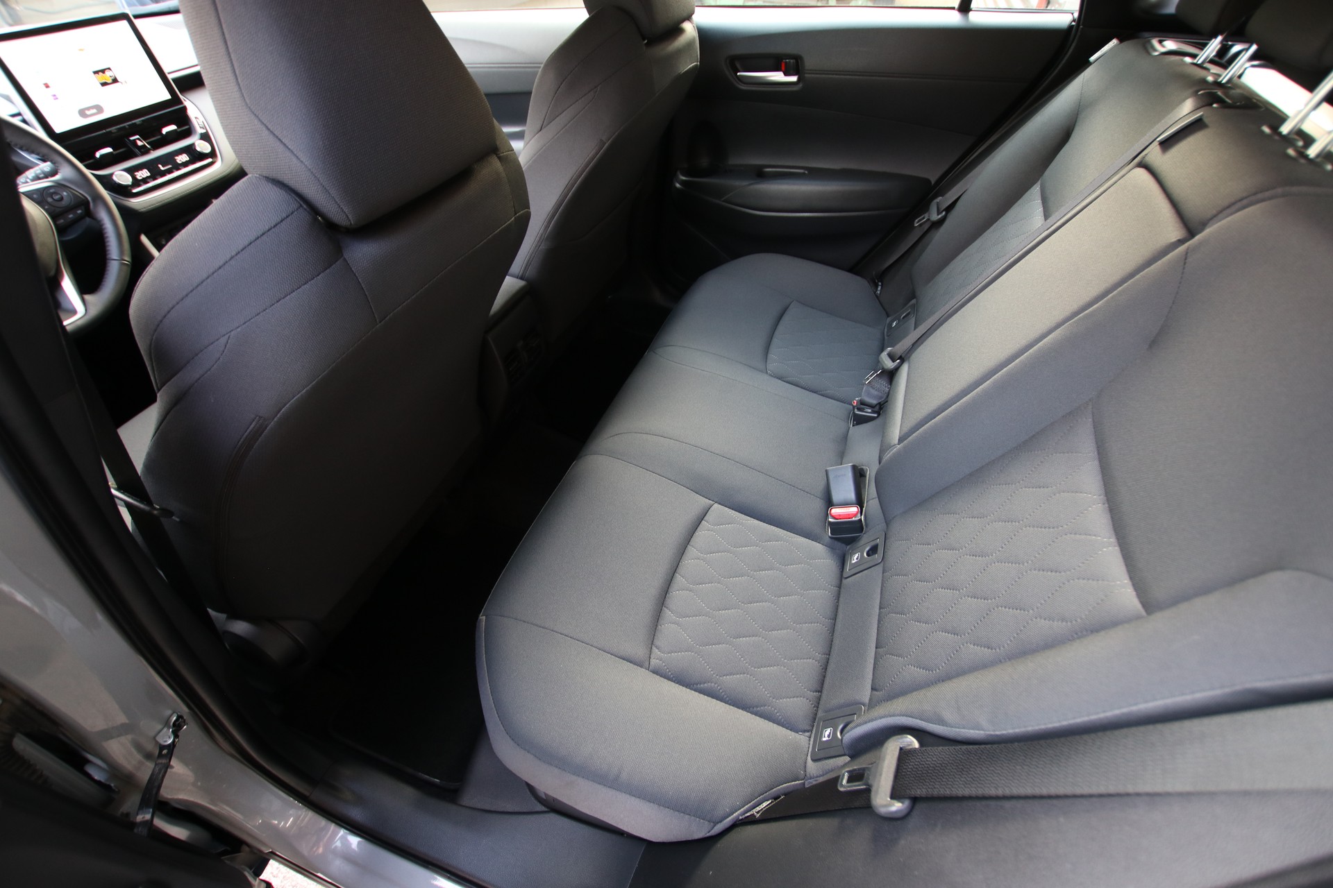 TOYOTA Corolla Cross 1.8 Trend e-CVT-image-13