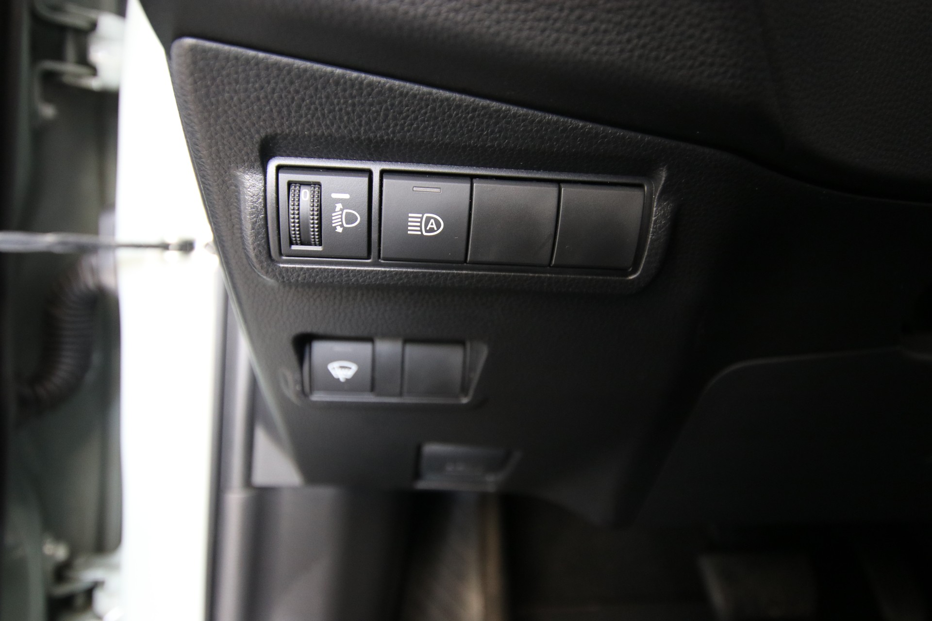 TOYOTA Corolla Cross 1.8 Trend e-CVT-image-24