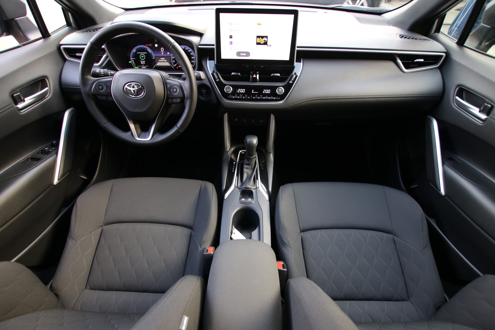 TOYOTA Corolla Cross 1.8 Trend e-CVT-image-9