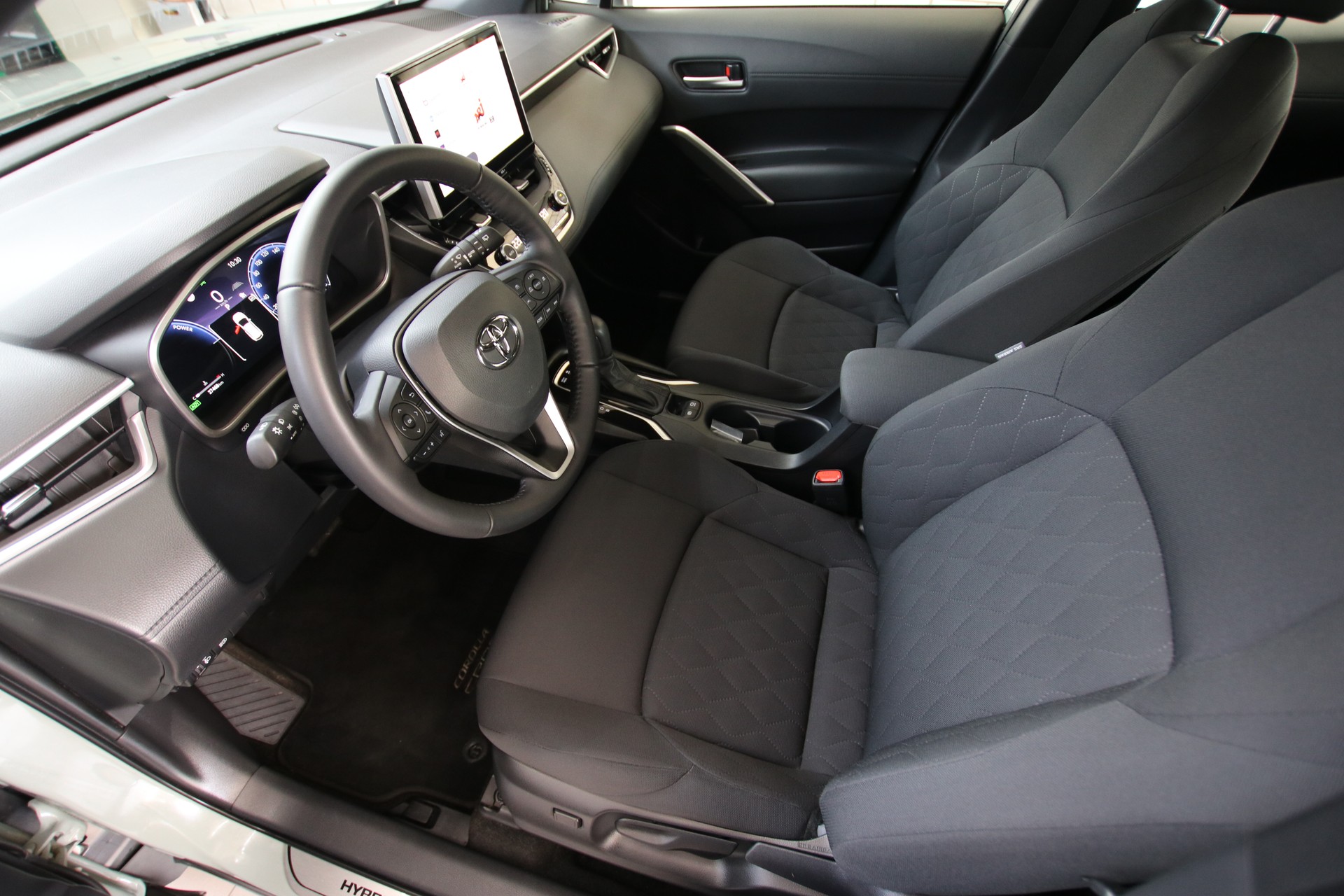 TOYOTA Corolla Cross 1.8 Trend e-CVT-image-11