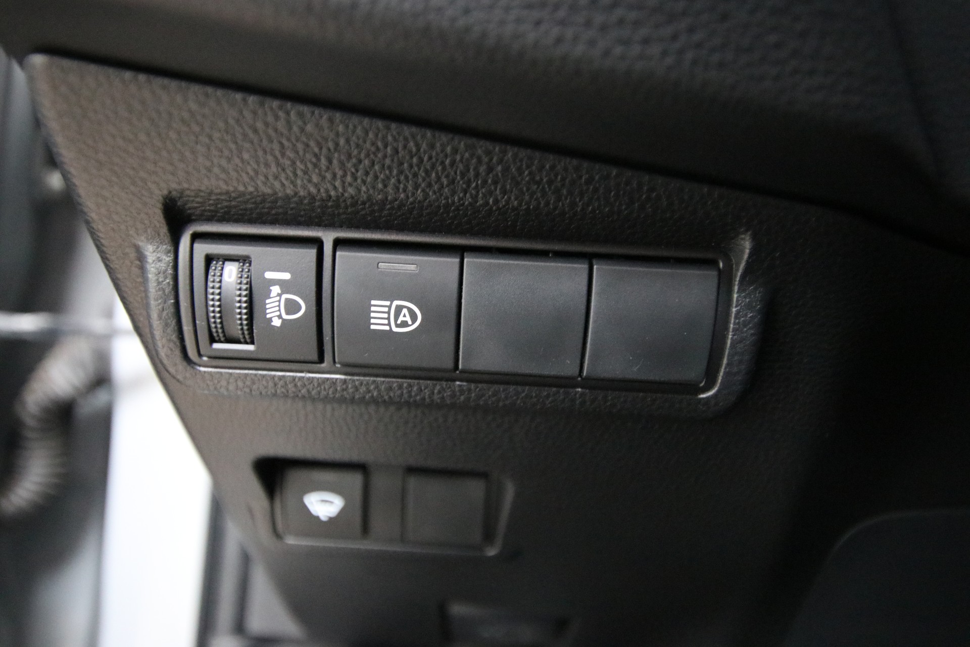 TOYOTA Corolla Cross 1.8 Trend e-CVT-image-20