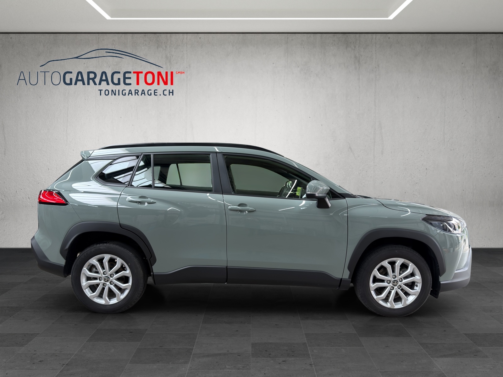 TOYOTA Corolla Cross 1.8 Trend e-CVT-image-4