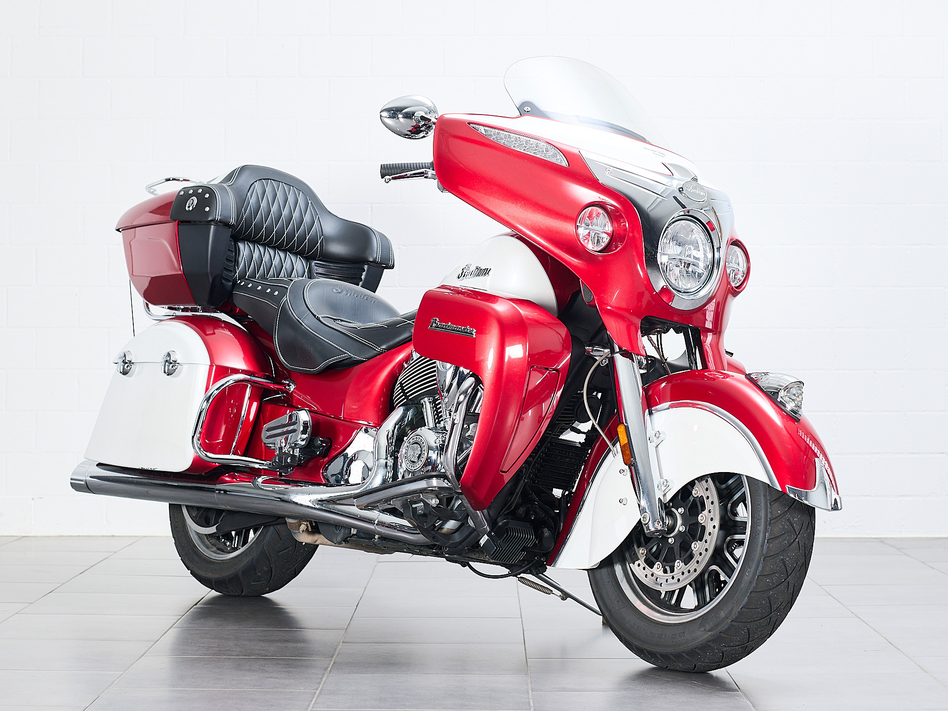 INDIAN Roadmaster-showroom-element-1