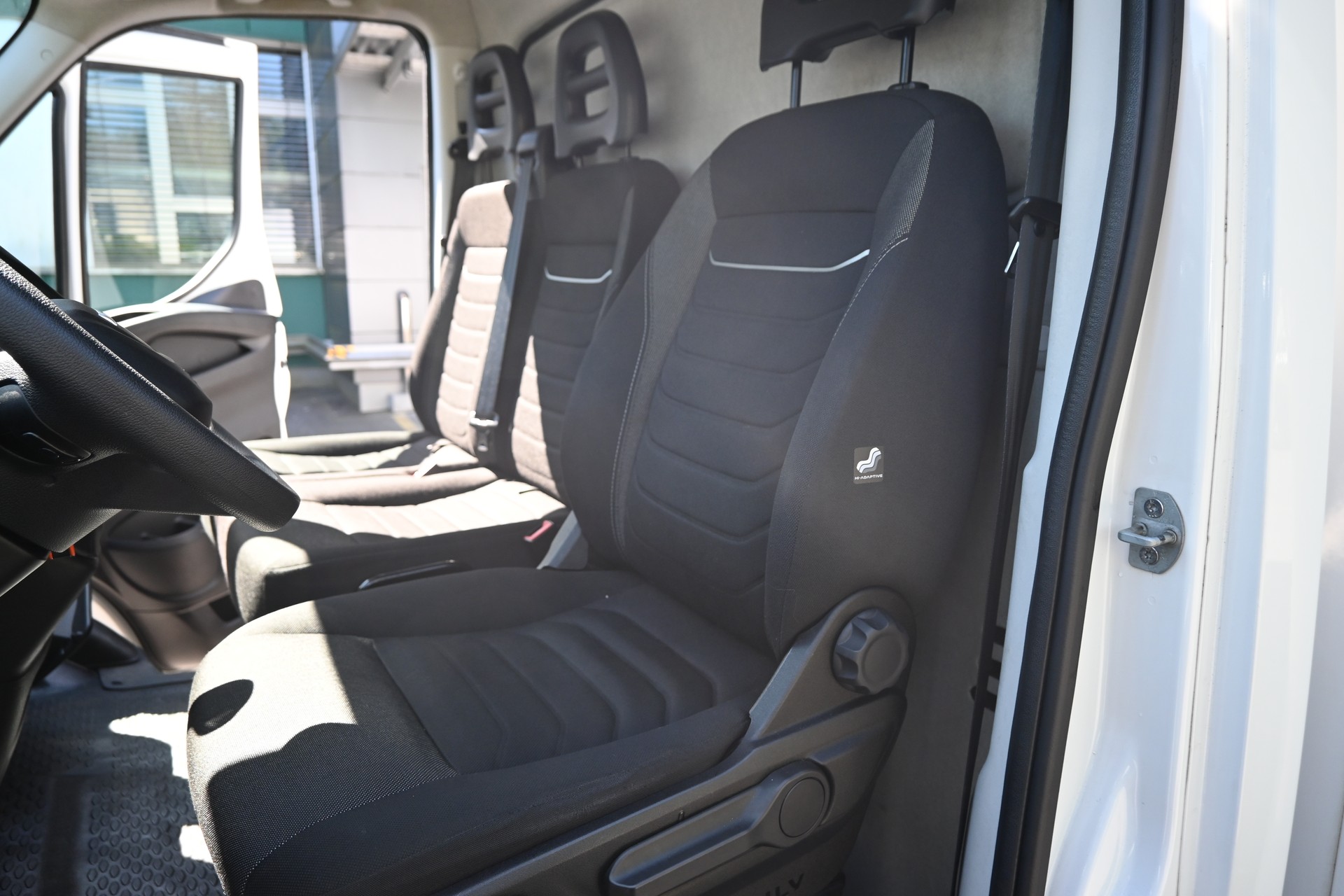 IVECO 35 C 16 A8-image-8