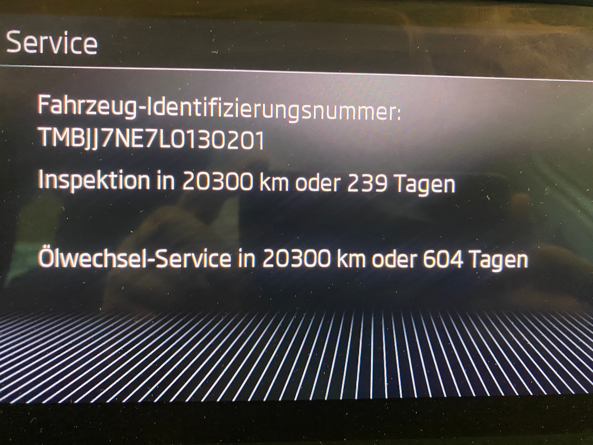 SKODA Octavia Combi 2.0 TDI Style DSG-image-19