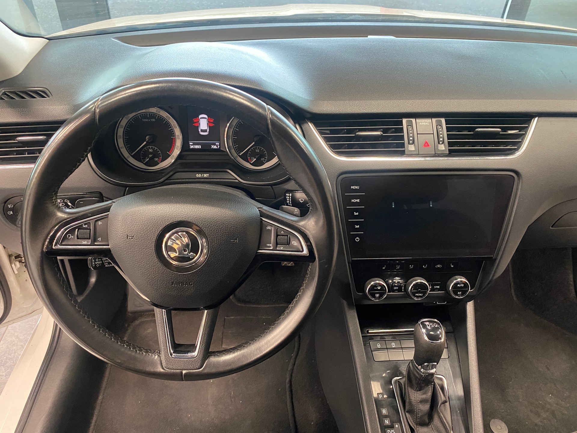 SKODA Octavia Combi 2.0 TDI Style DSG-image-7