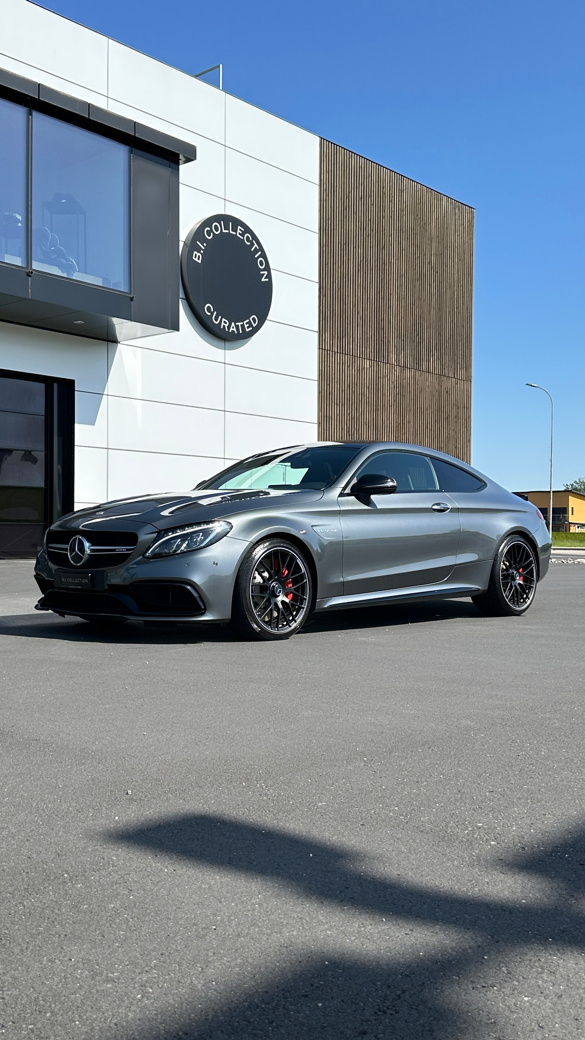 MERCEDES-BENZ S-showroom-element-1