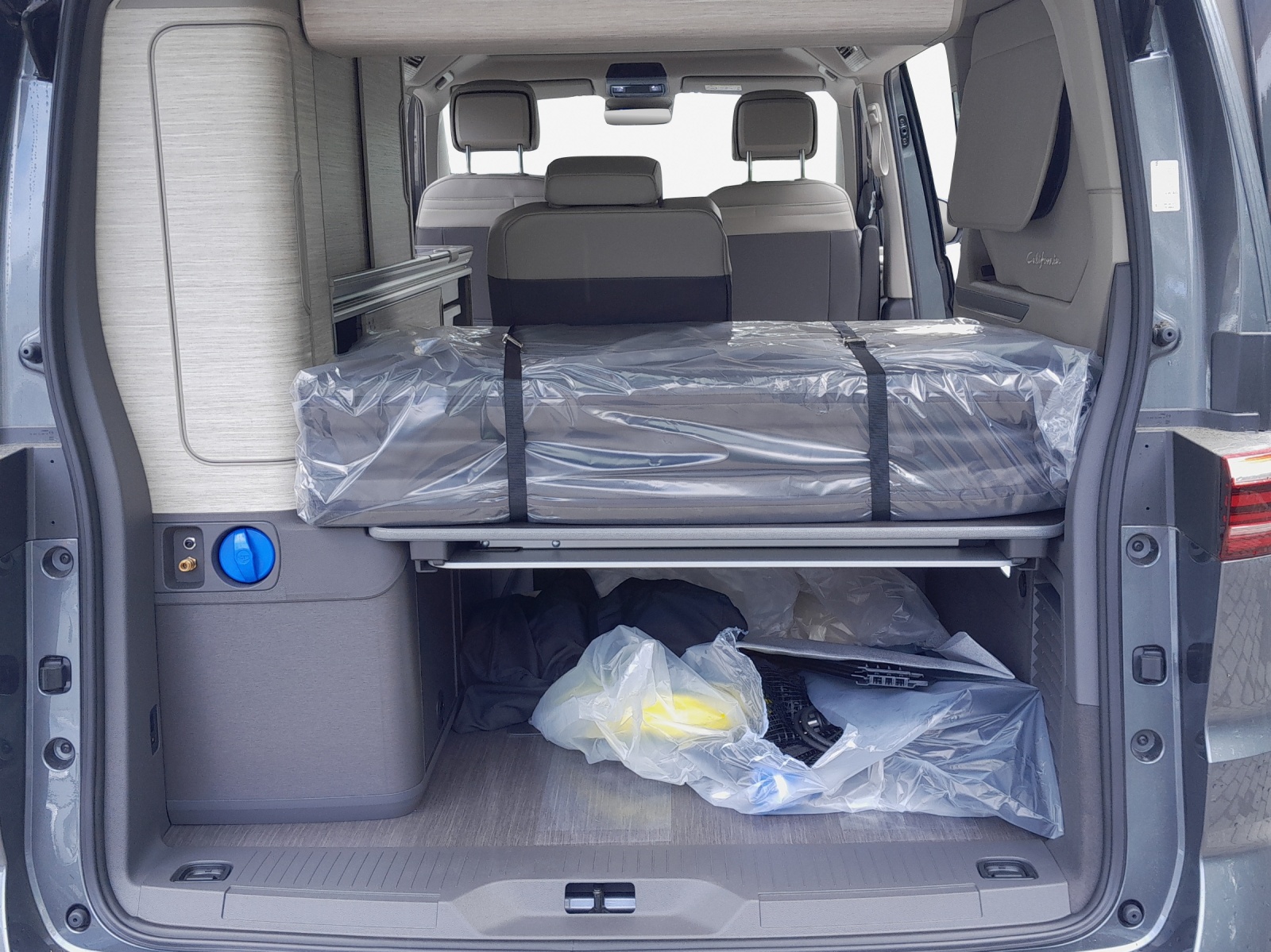 VW Cali Ocean Liberty 177PS eHyb DSG, 4 Motion-image-12