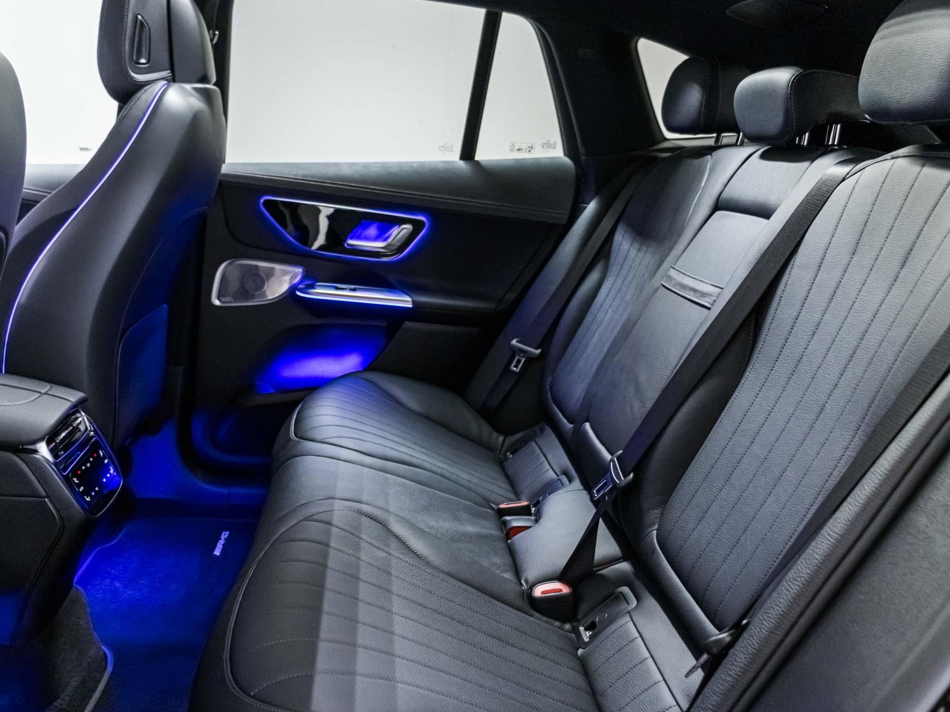 MERCEDES-BENZ EQE 350 4MATIC-image-7