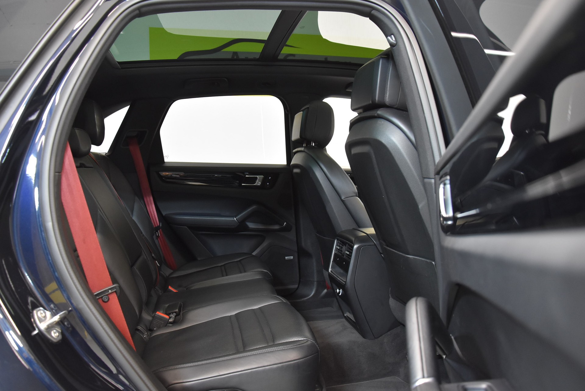 PORSCHE Cayenne E-Hybrid-image-6