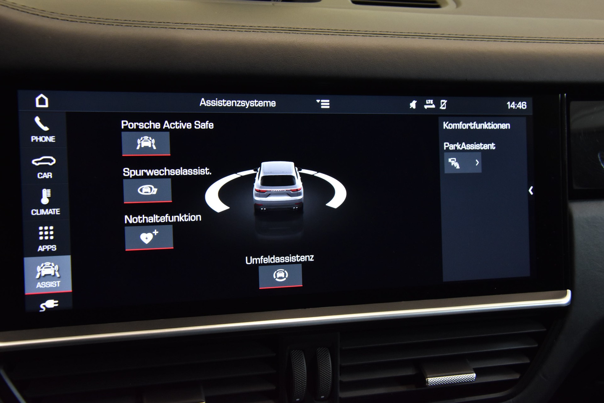 PORSCHE Cayenne E-Hybrid-image-8