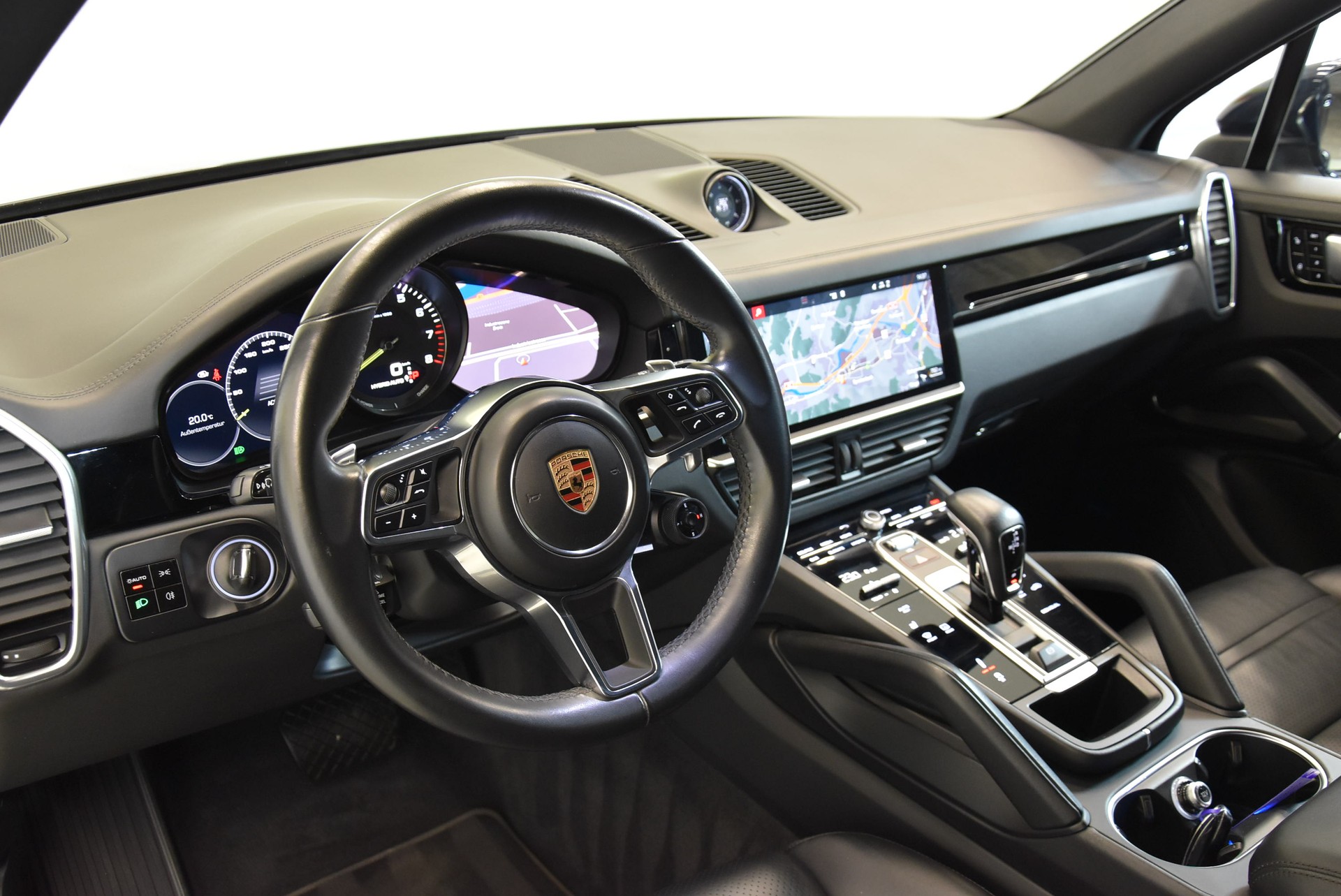 PORSCHE Cayenne E-Hybrid-image-2