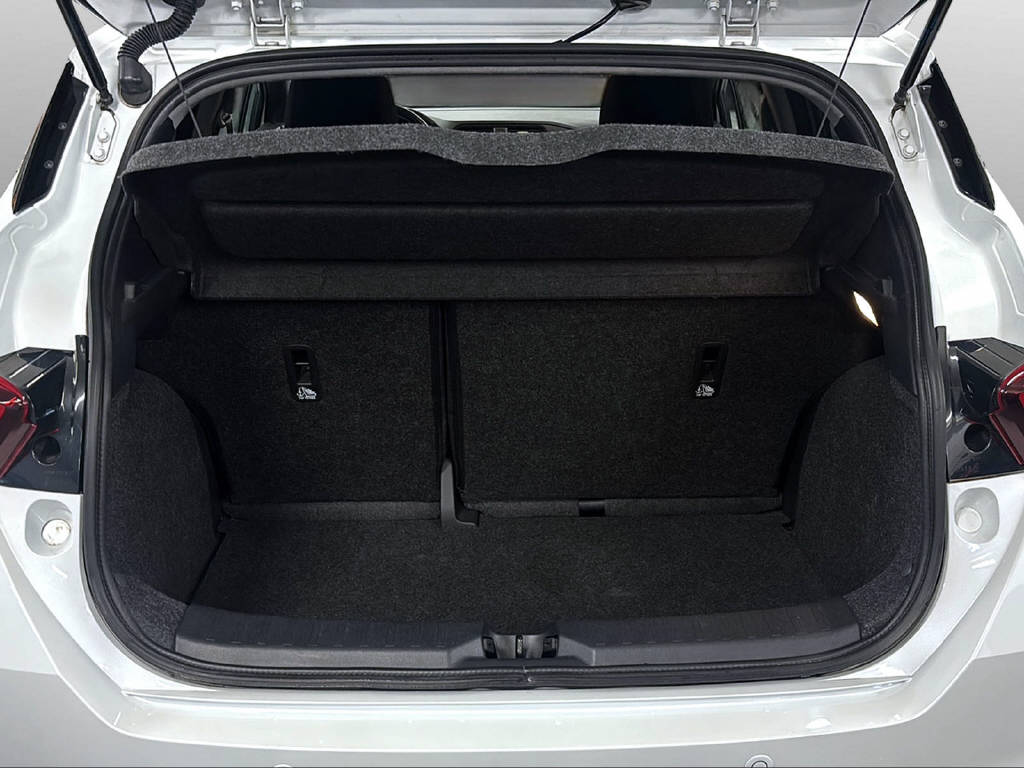 NISSAN Micra 0.9 IG-T N-Connecta-image-12