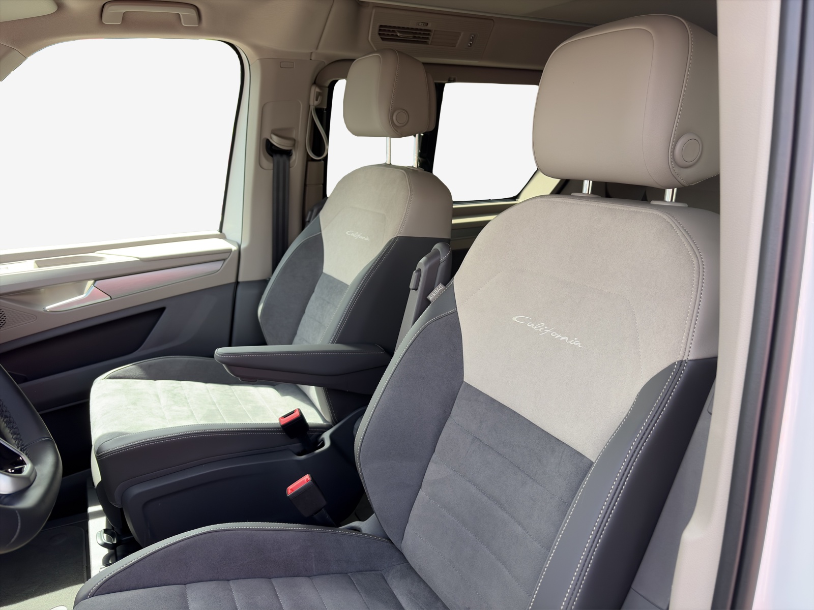 VW California eHybrid Ocean Liberty 4Motion-image-6