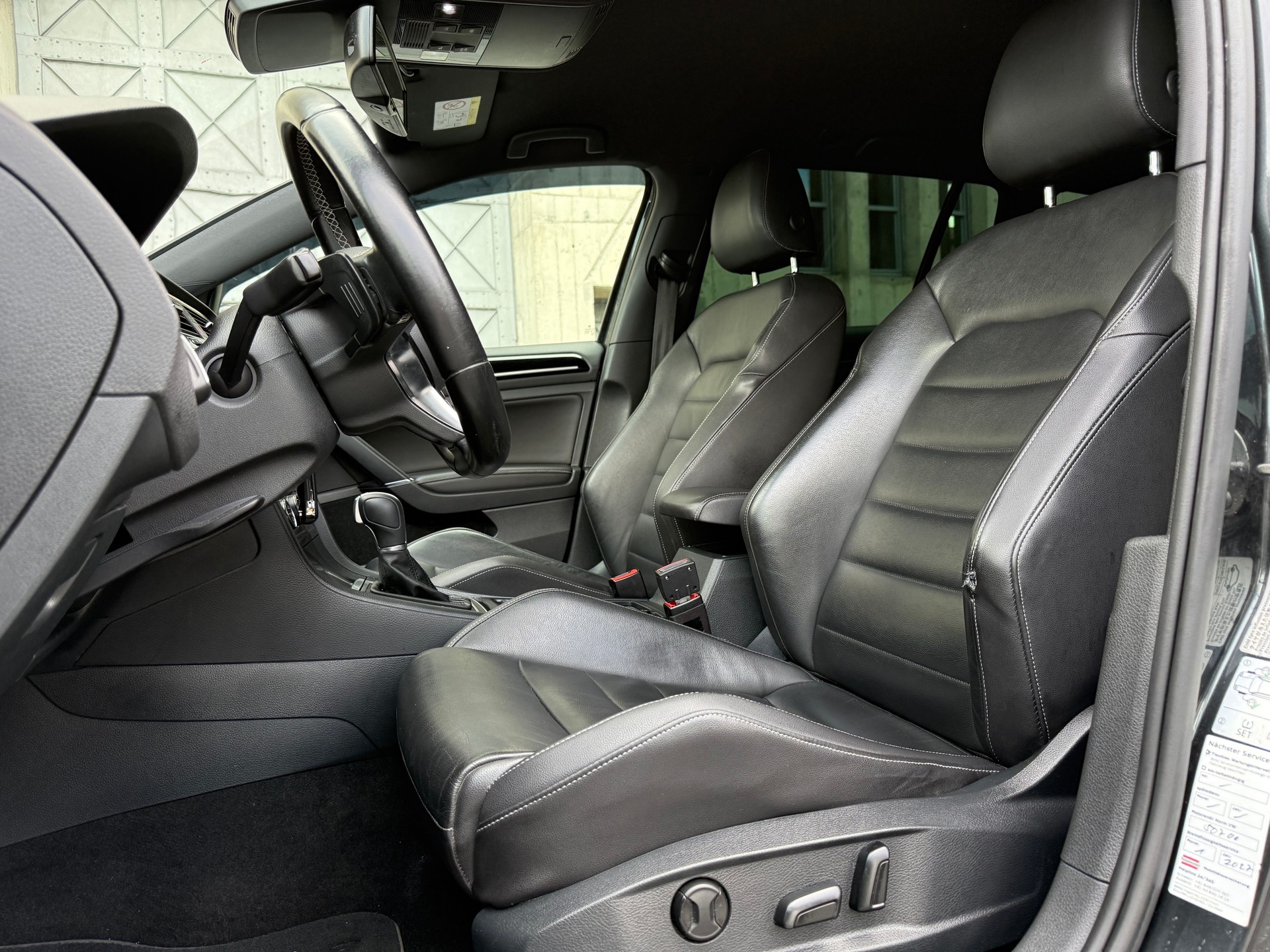 VW Golf Variant 2.0 TDI GTD DSG-image-4