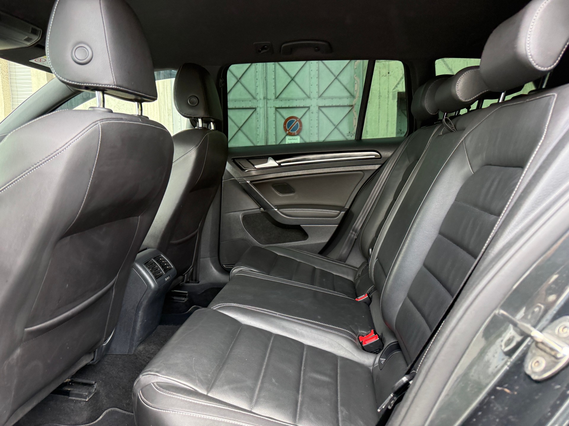 VW Golf Variant 2.0 TDI GTD DSG-image-11