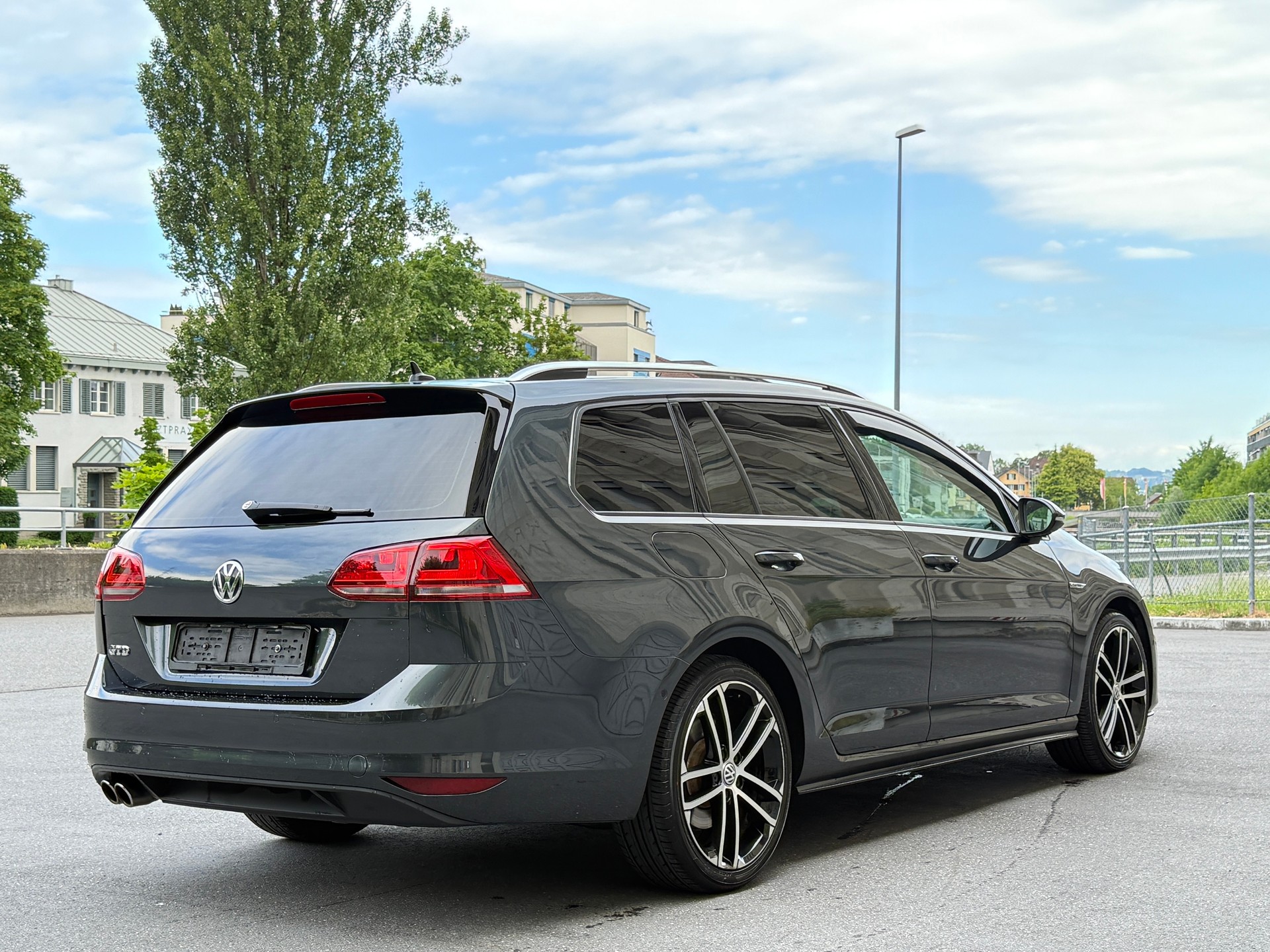 VW Golf Variant 2.0 TDI GTD DSG-image-12