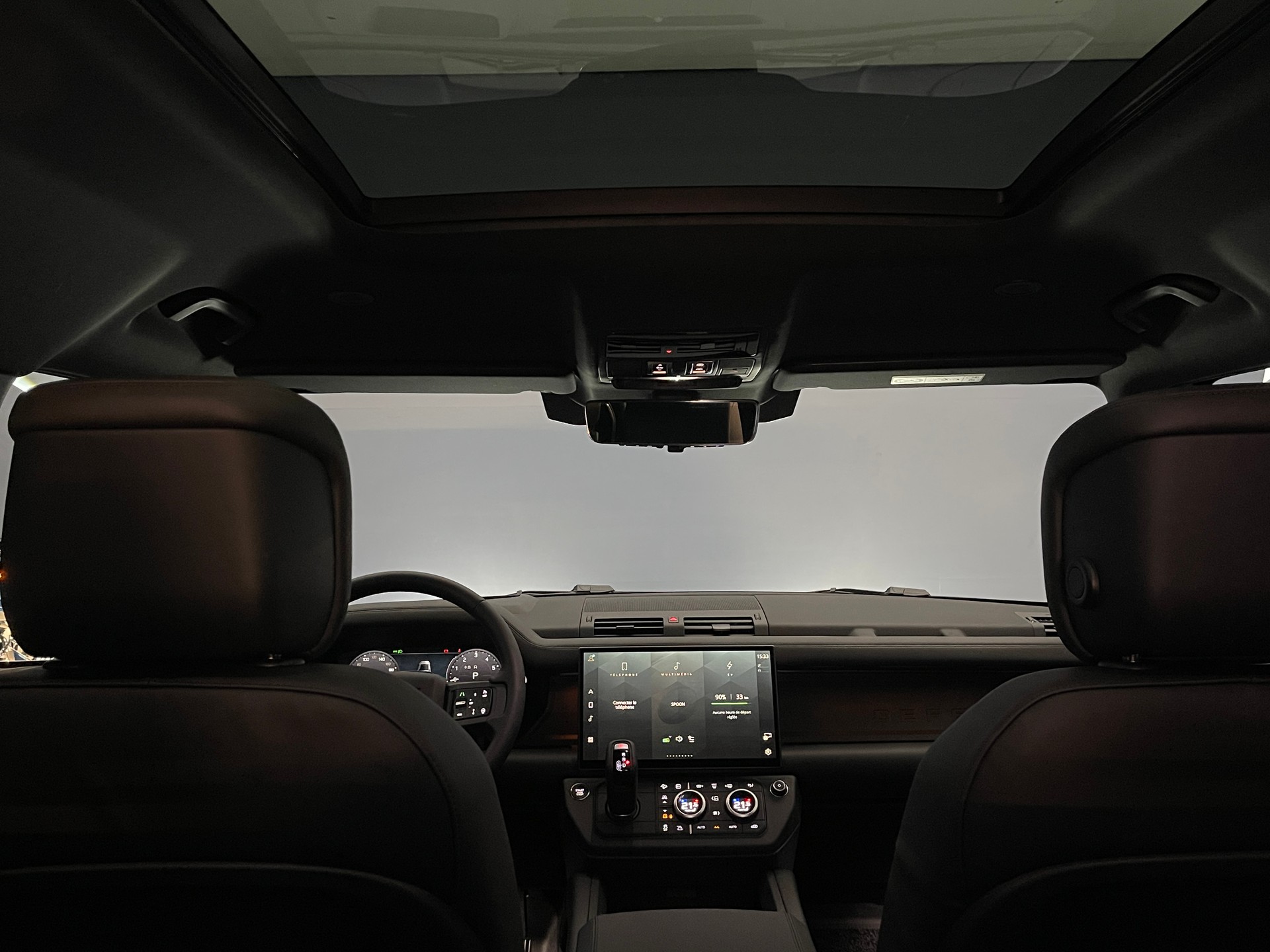 LAND ROVER Defender 110 2.0 P300e X-Dynamic HSE-image-5