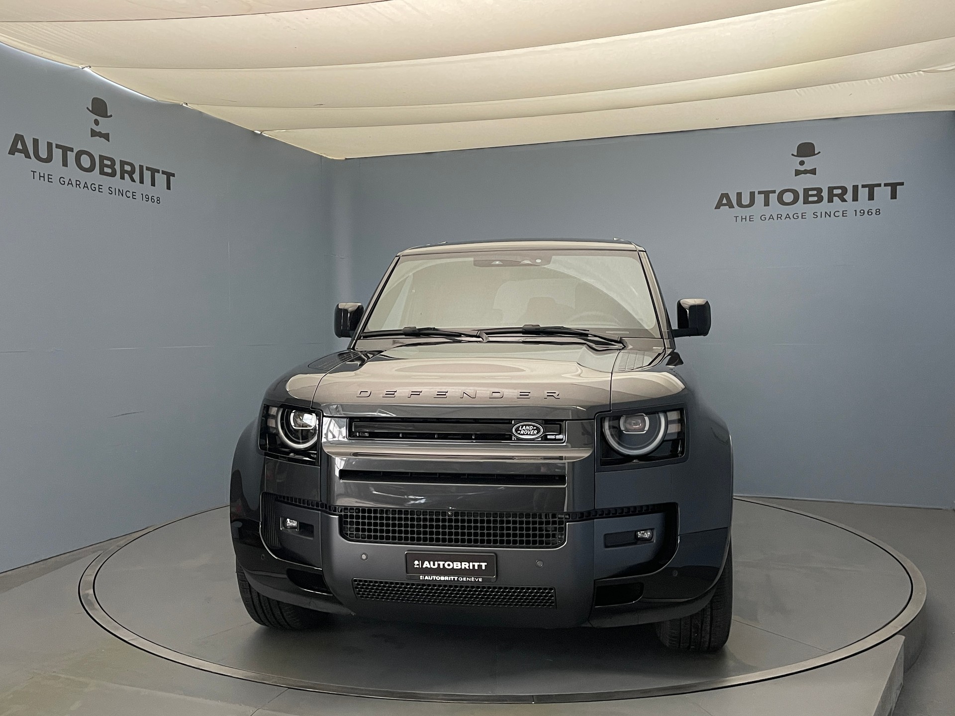 LAND ROVER Defender 110 2.0 P300e X-Dynamic HSE-image-1