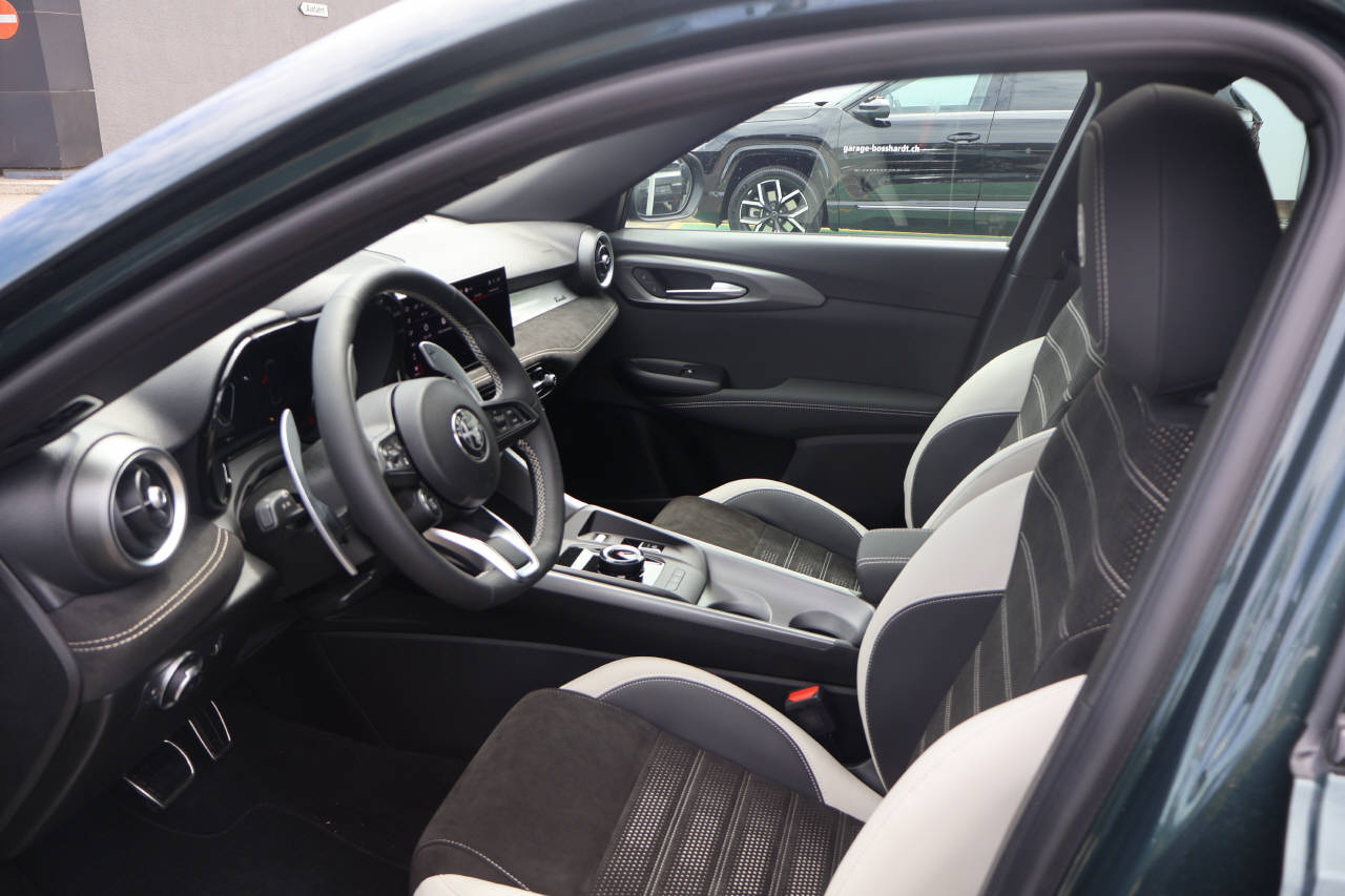 ALFA ROMEO Tonale 1.3 Plug-in Hybrid Sport Speciale Launch Q4-image-12
