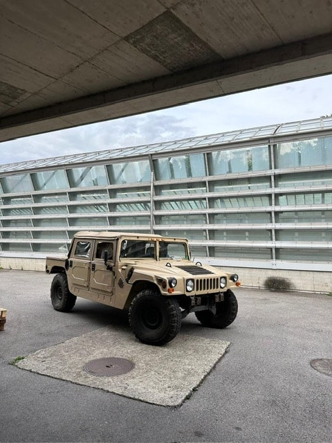 HUMMER AMGE-showroom-element-2