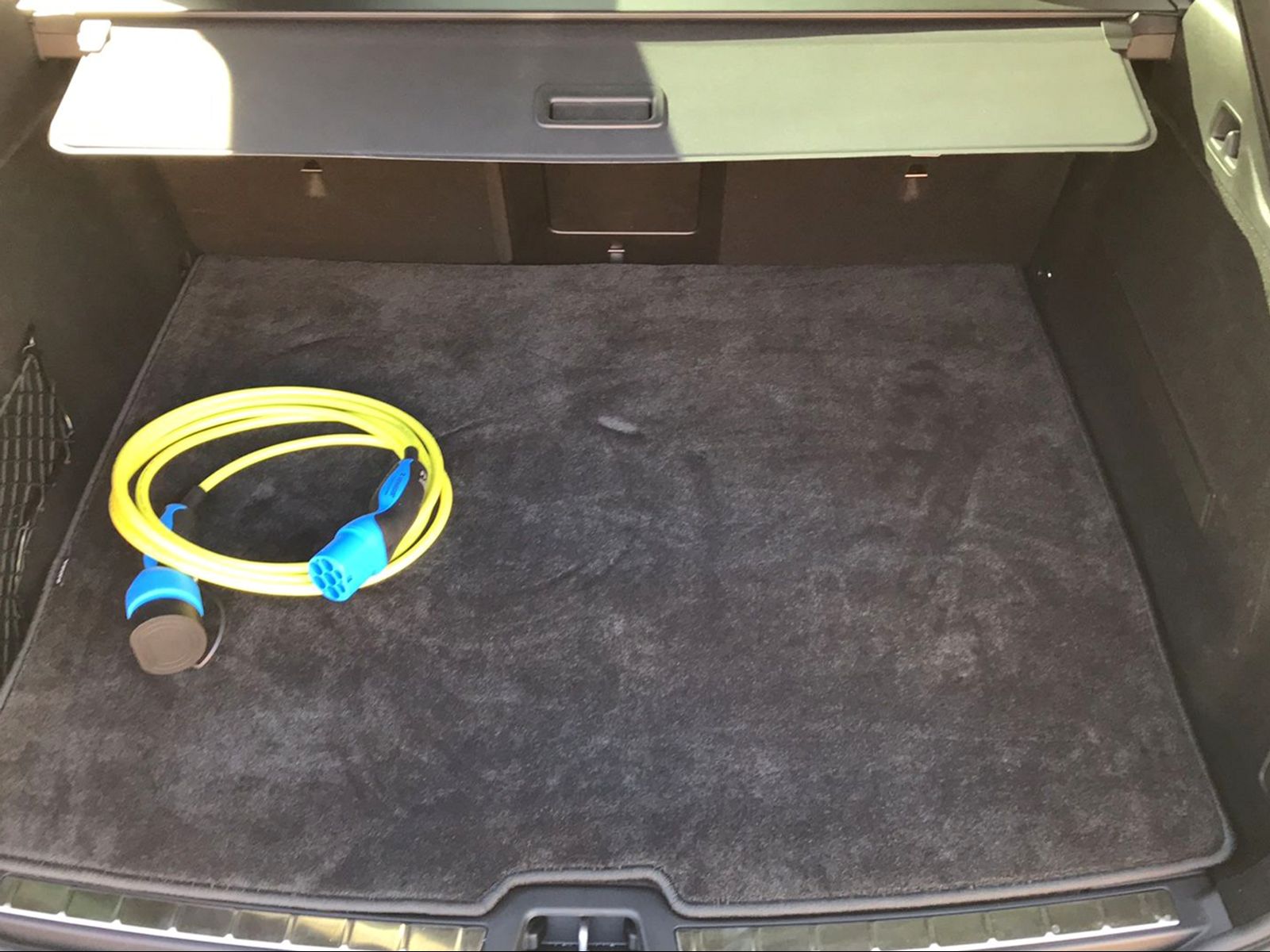 VOLVO XC60 2.0 T8 TE R-Design eAWD-image-5