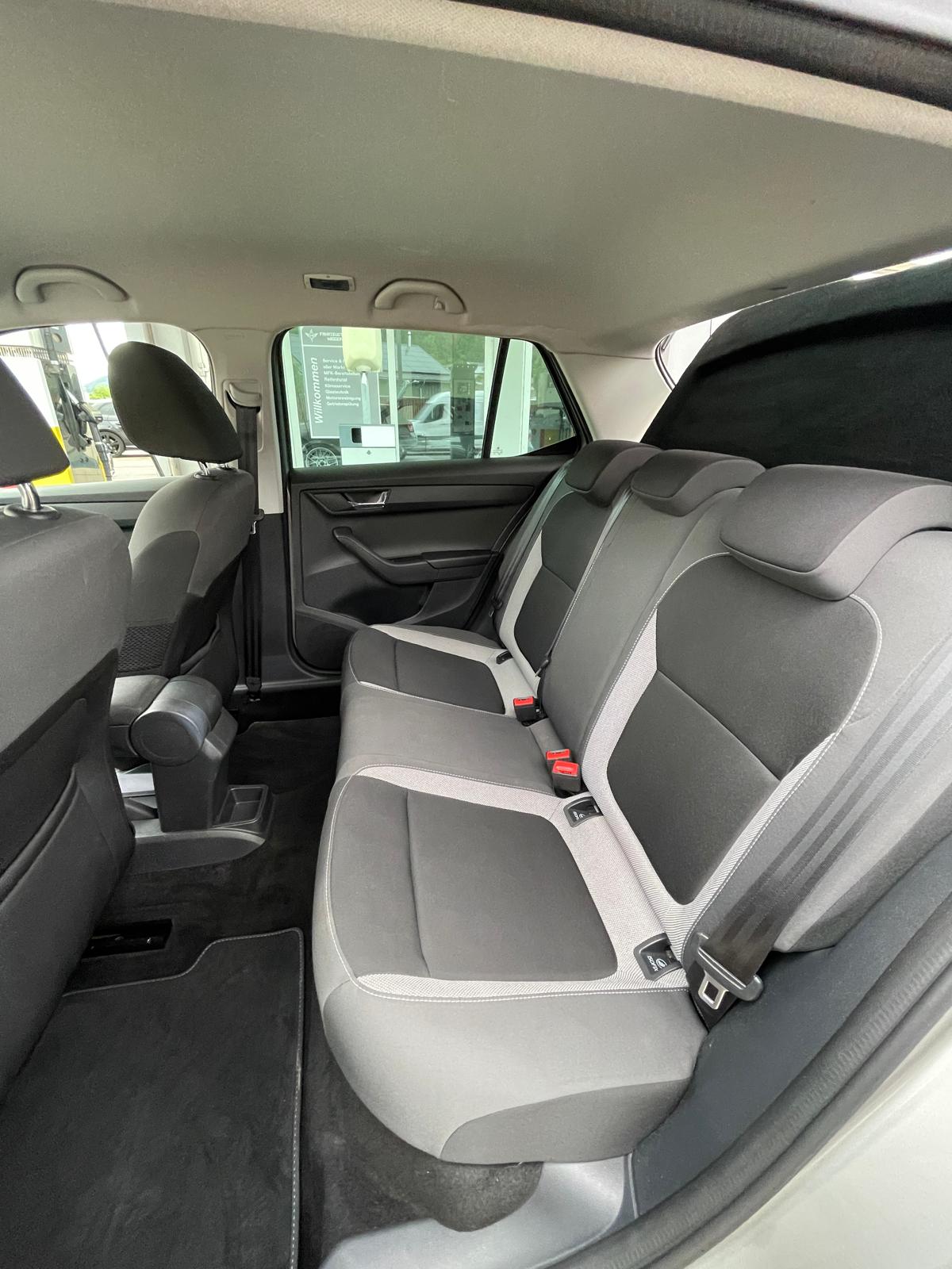 SKODA Fabia 1.0 TSI Ambition-image-12